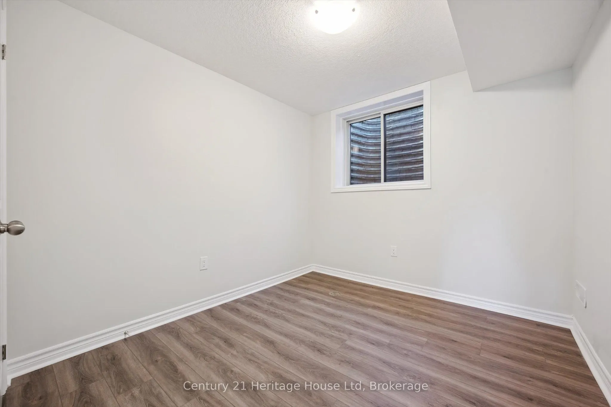 465 Garafraxa Street W, #6