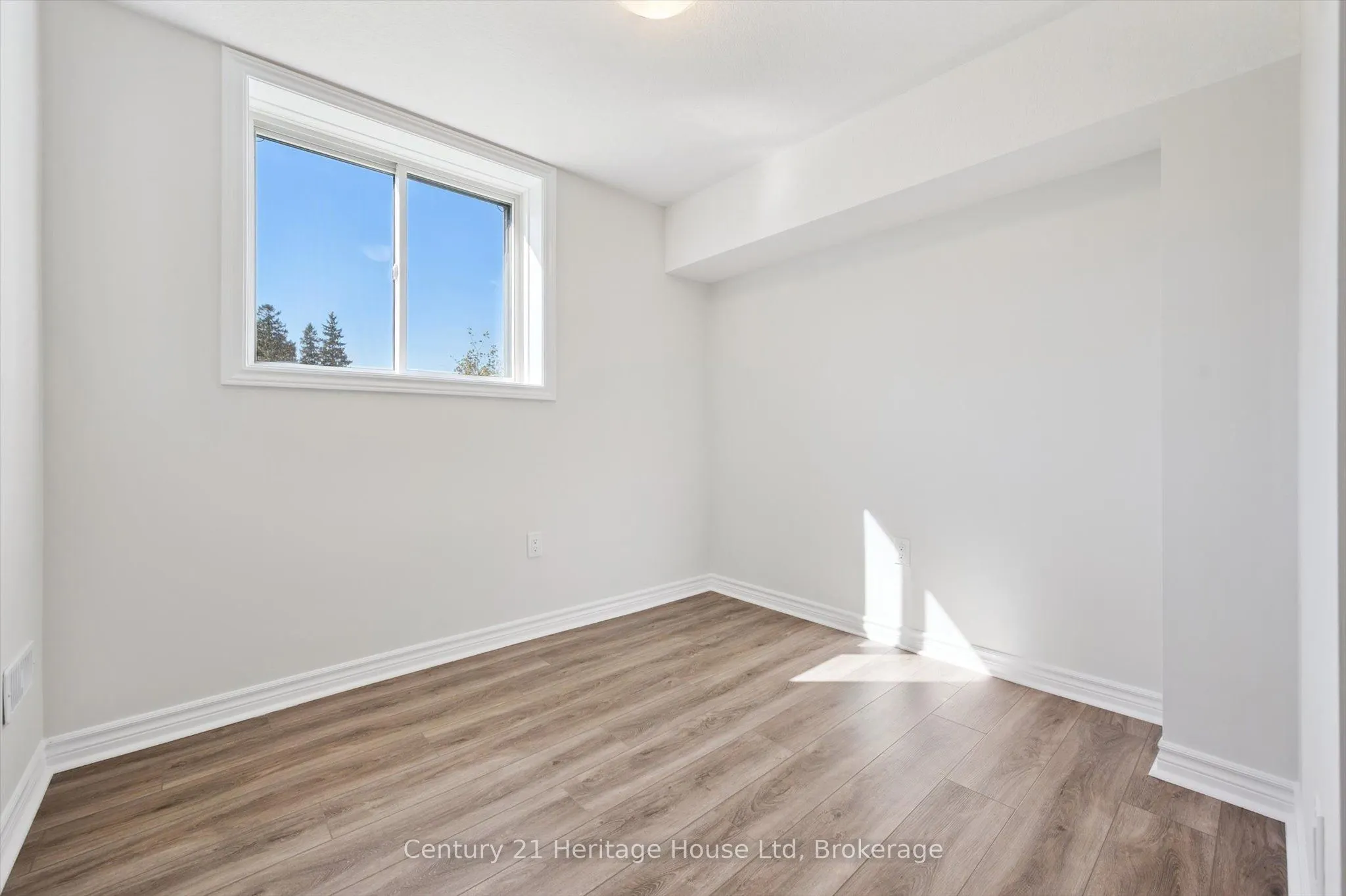 465 Garafraxa Street W, #6