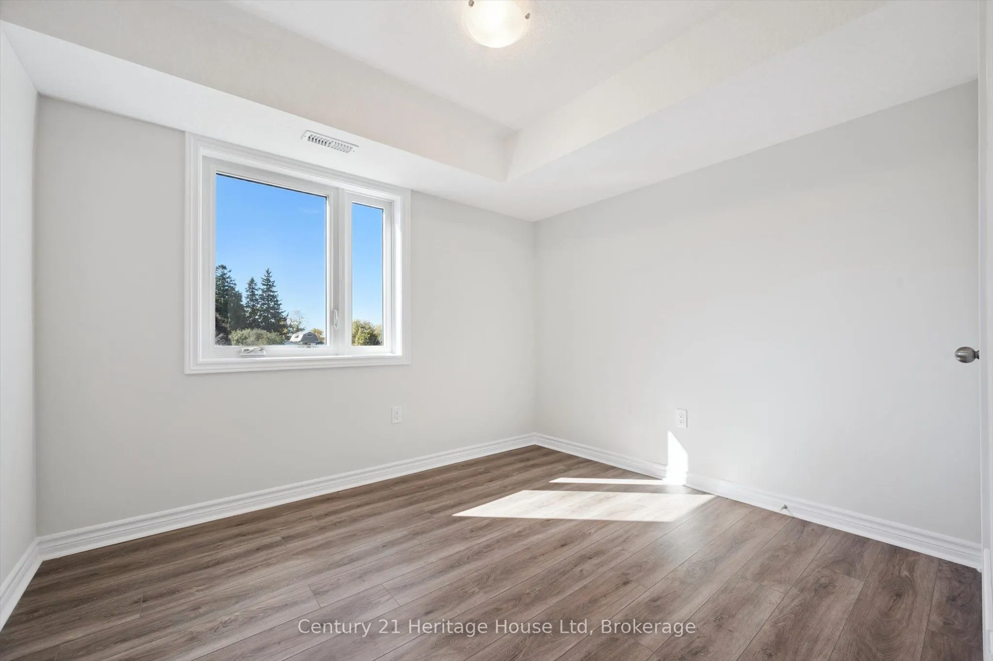 465 Garafraxa Street W, #6