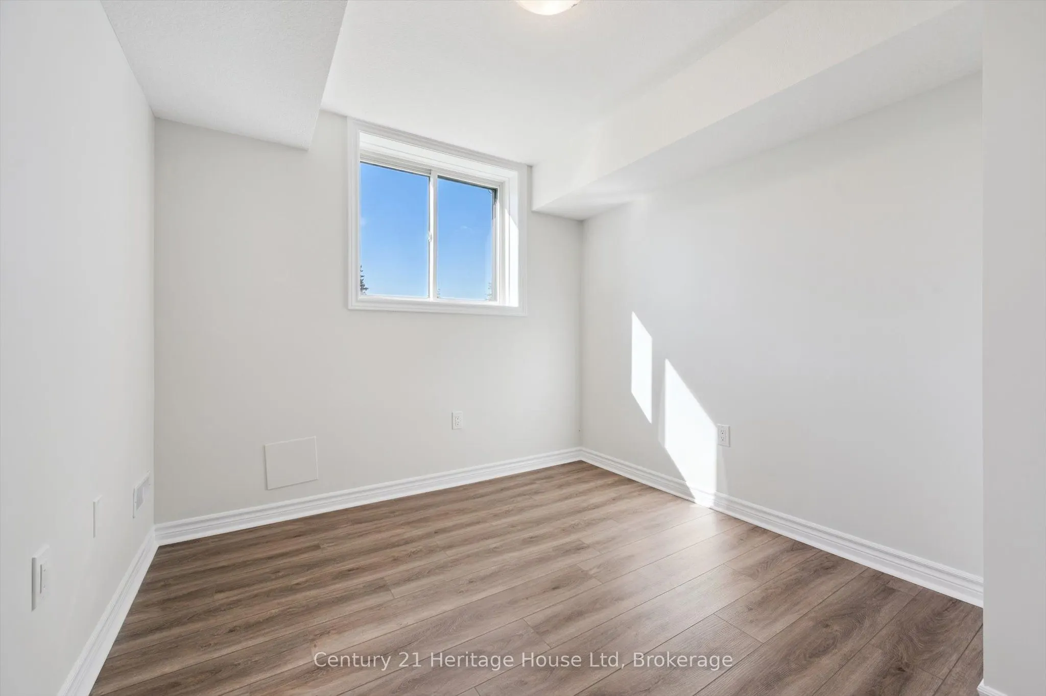 465 Garafraxa Street W, #6