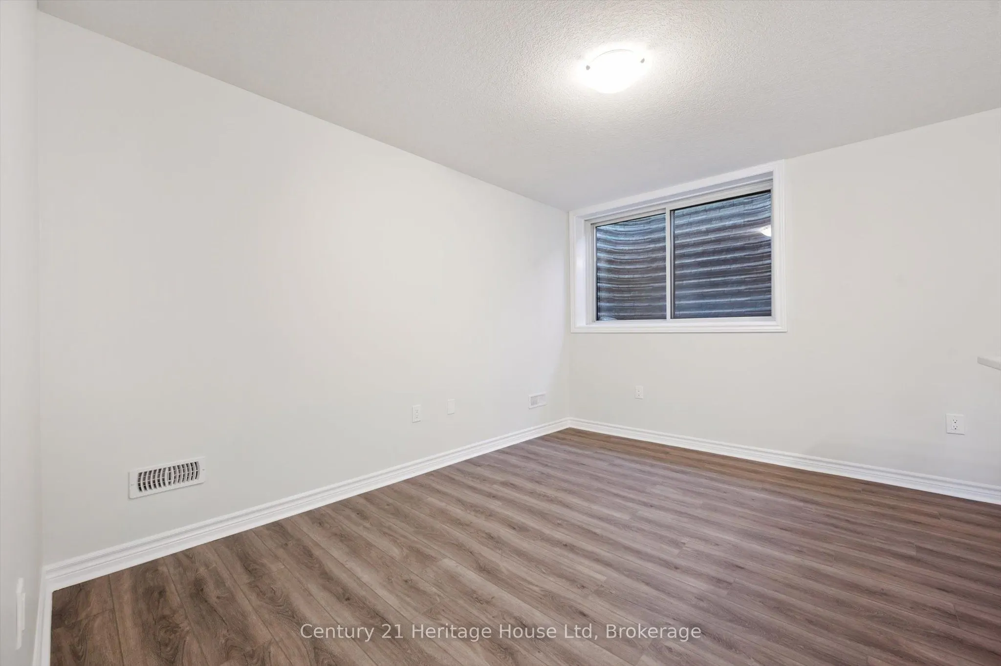 465 Garafraxa Street W, #6