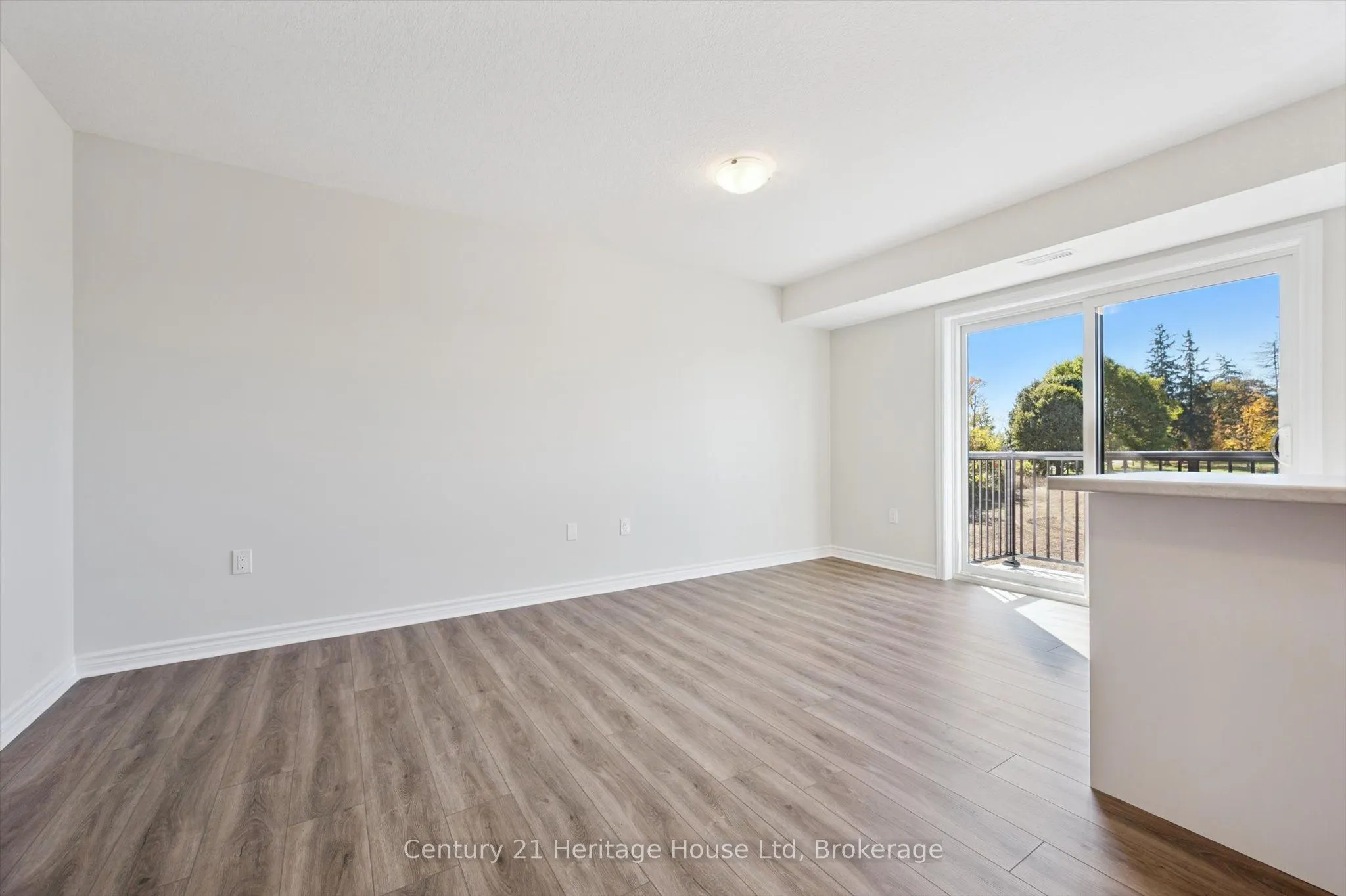465 Garafraxa Street W, #6