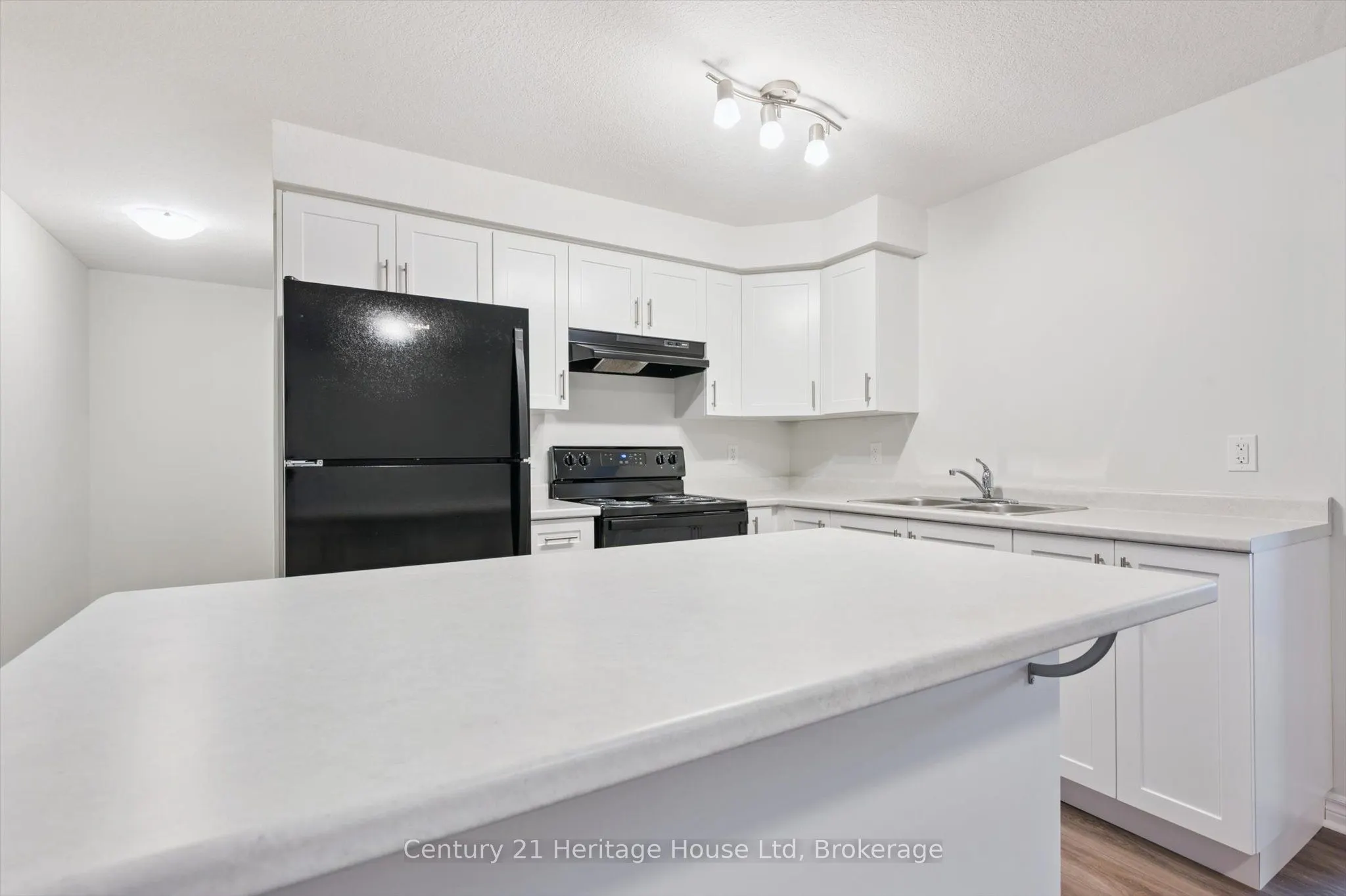 465 Garafraxa Street W, #6