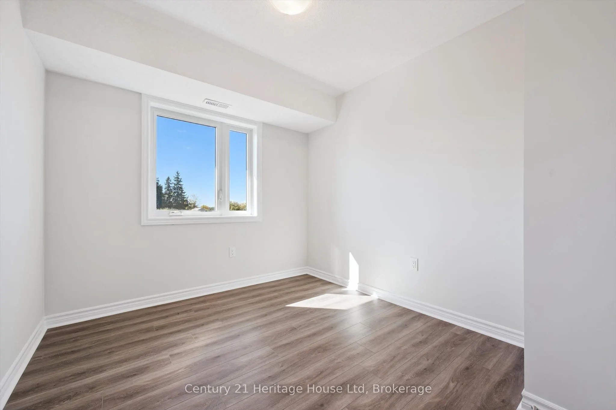 465 Garafraxa Street W, #6