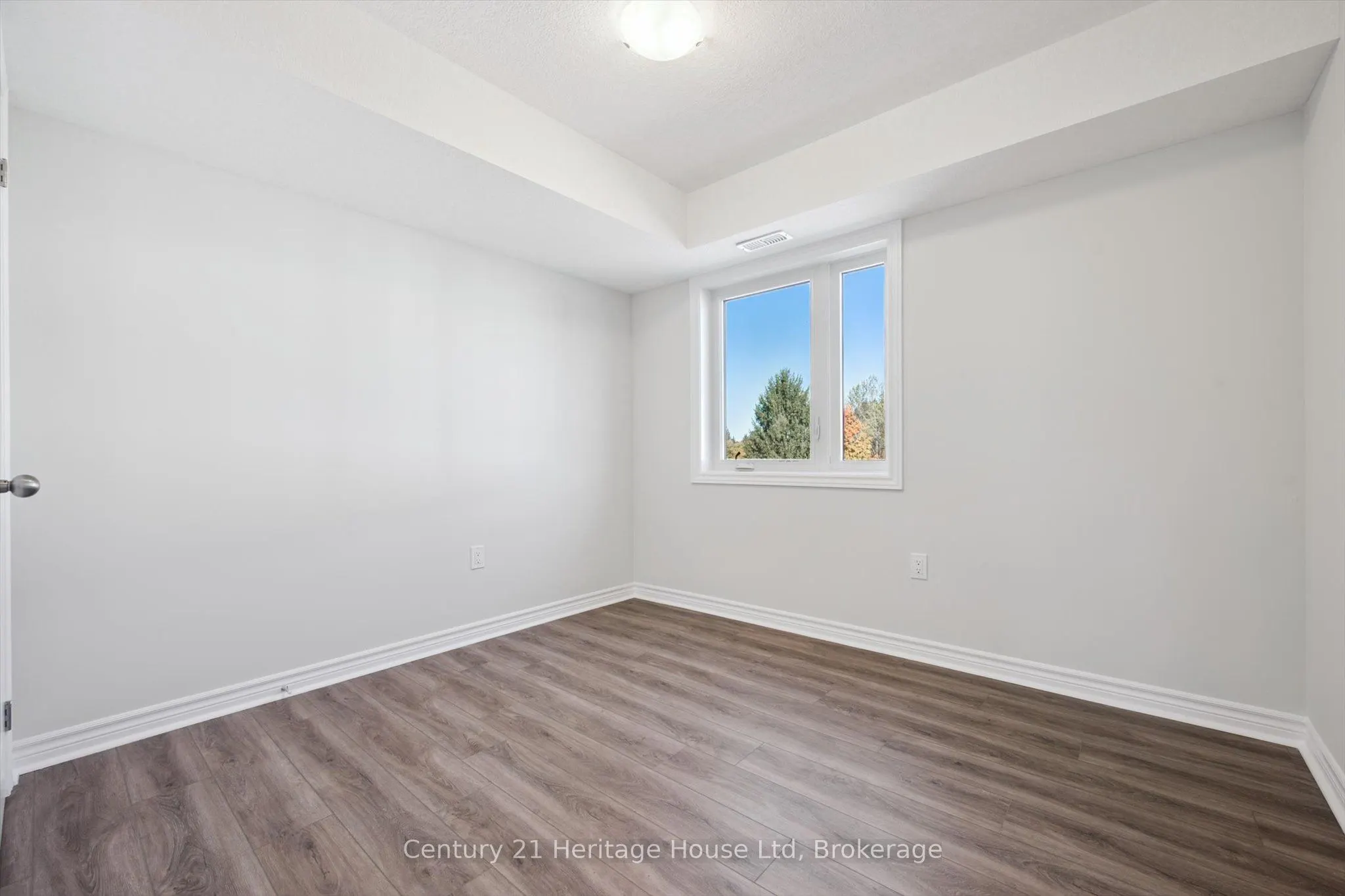 465 Garafraxa Street W, #6