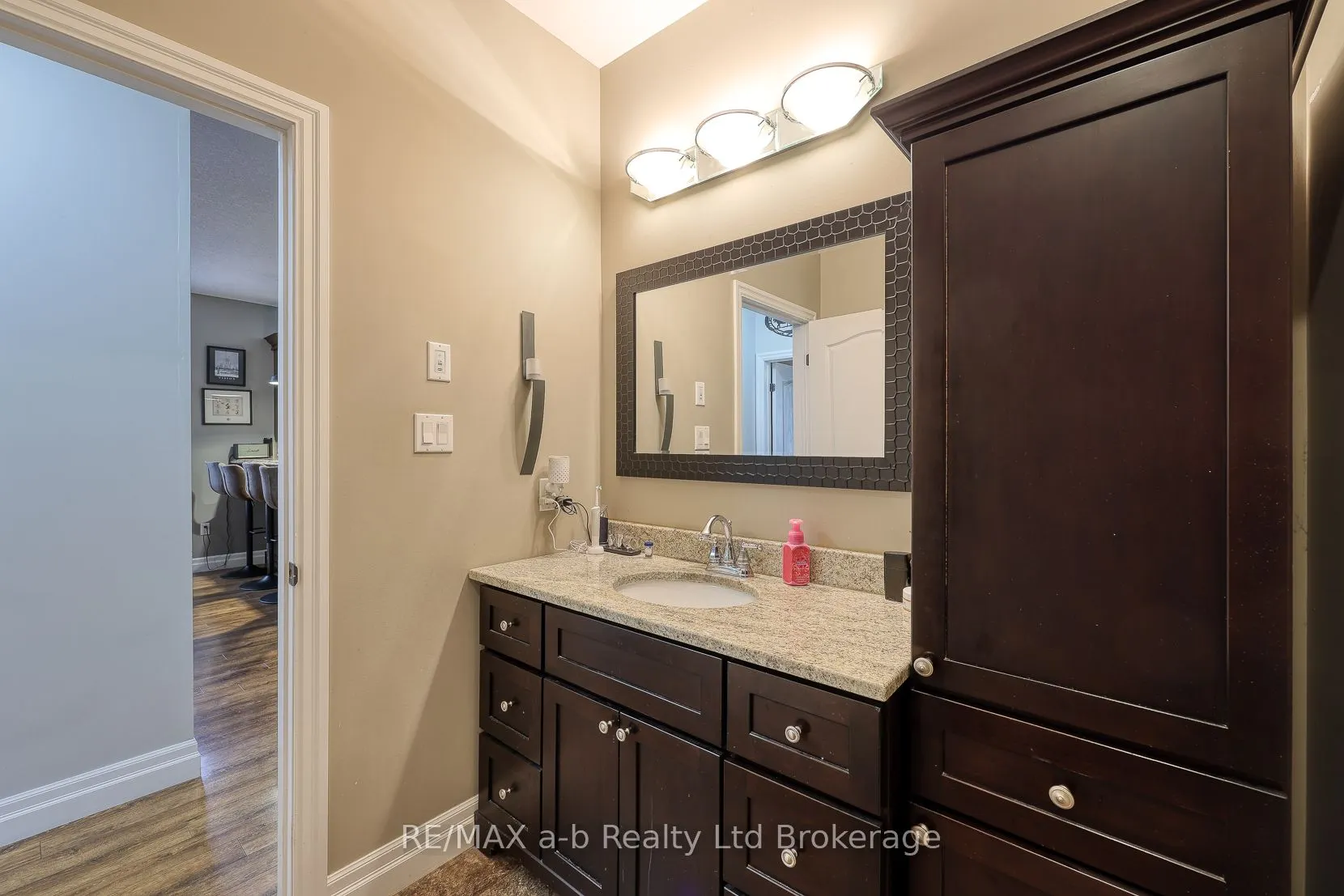 111 King Street East, Unit 22 Street