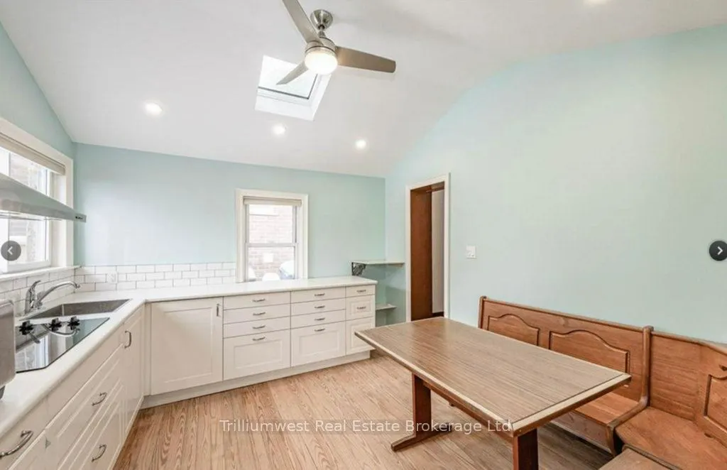 326 EXHIBITION Street