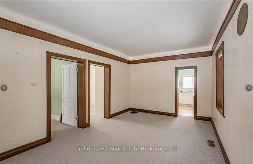 326 EXHIBITION Street