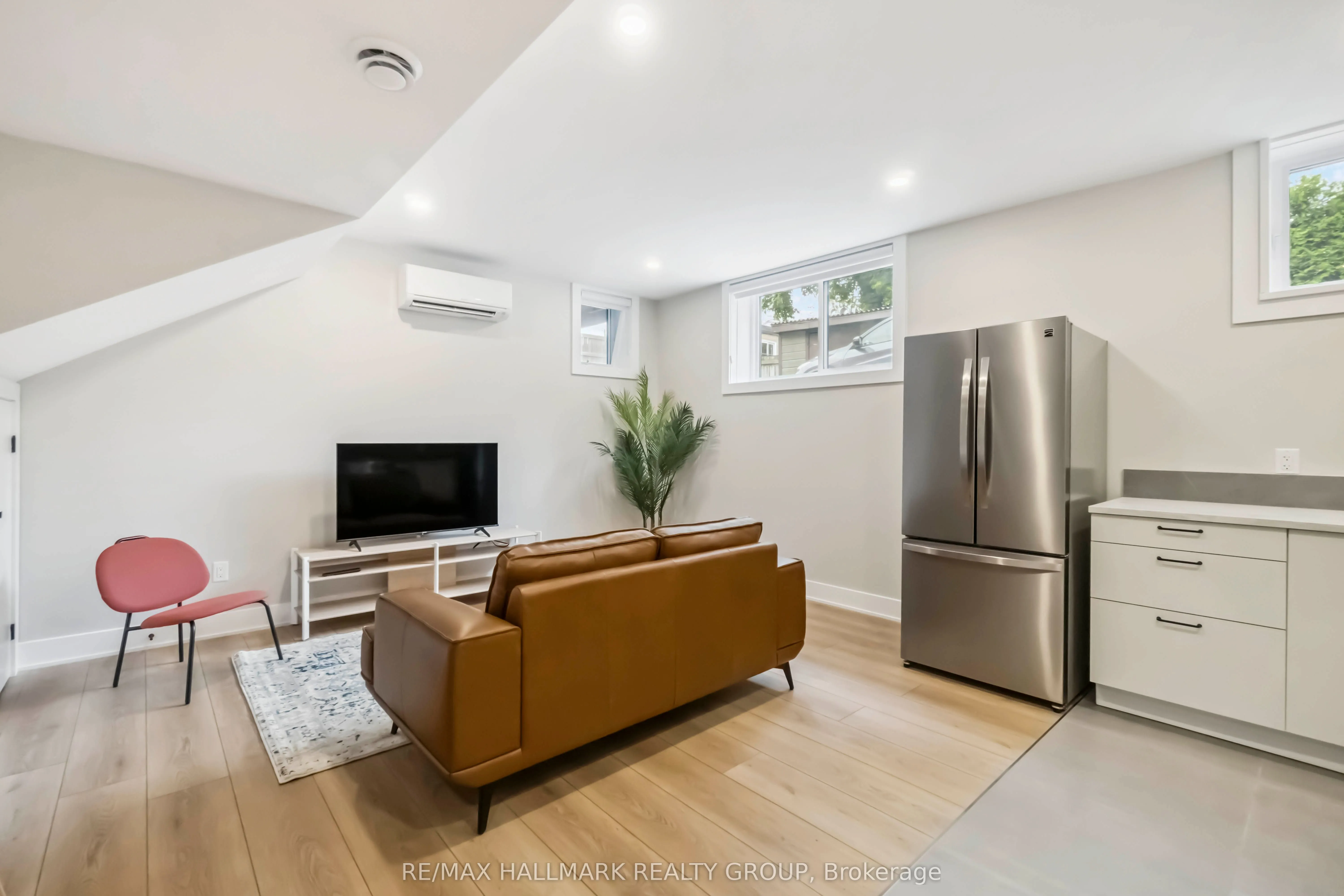 72 Armstrong Street, #E