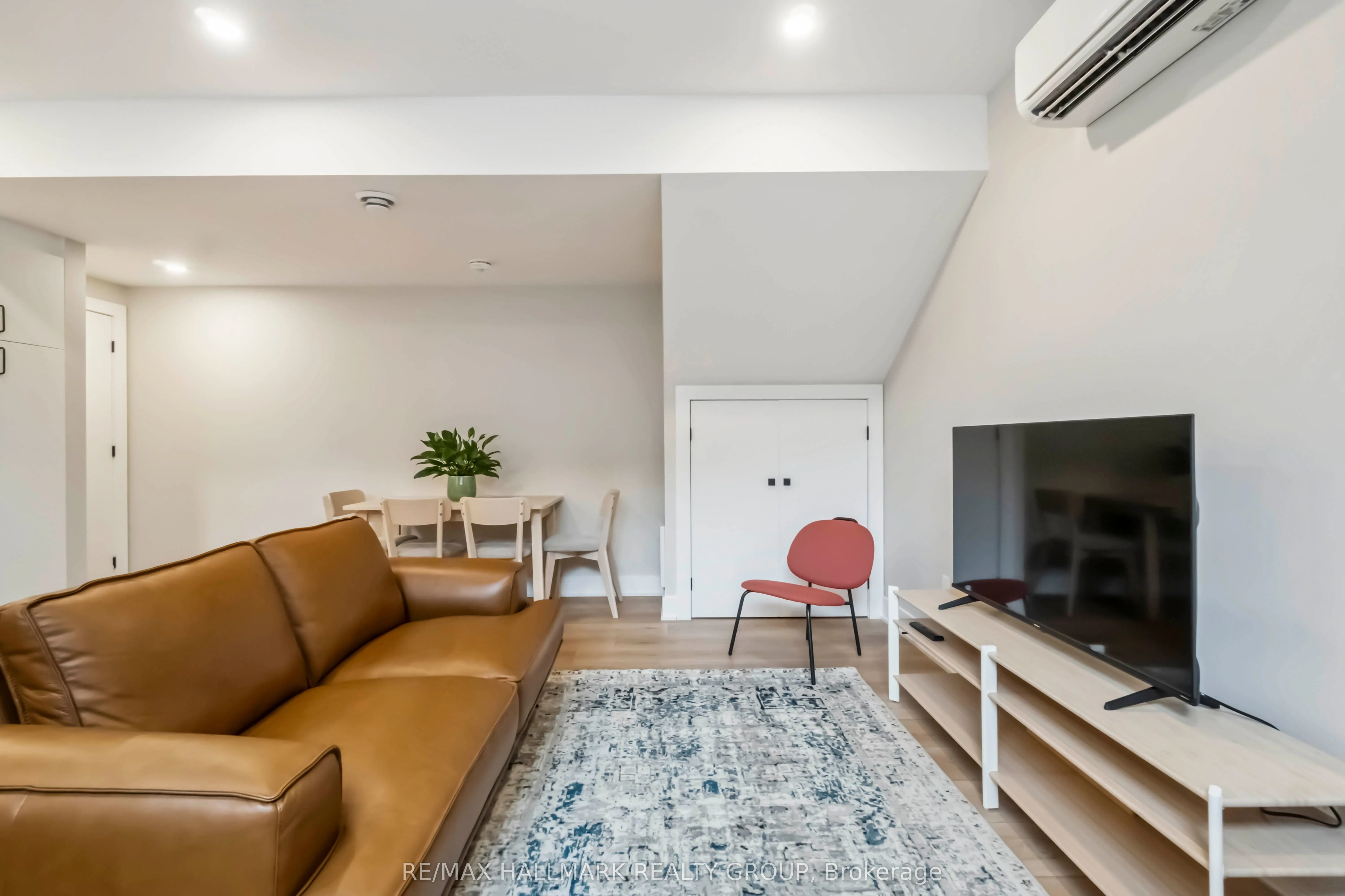72 Armstrong Street, #E