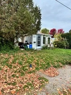 13 Erieus Street S