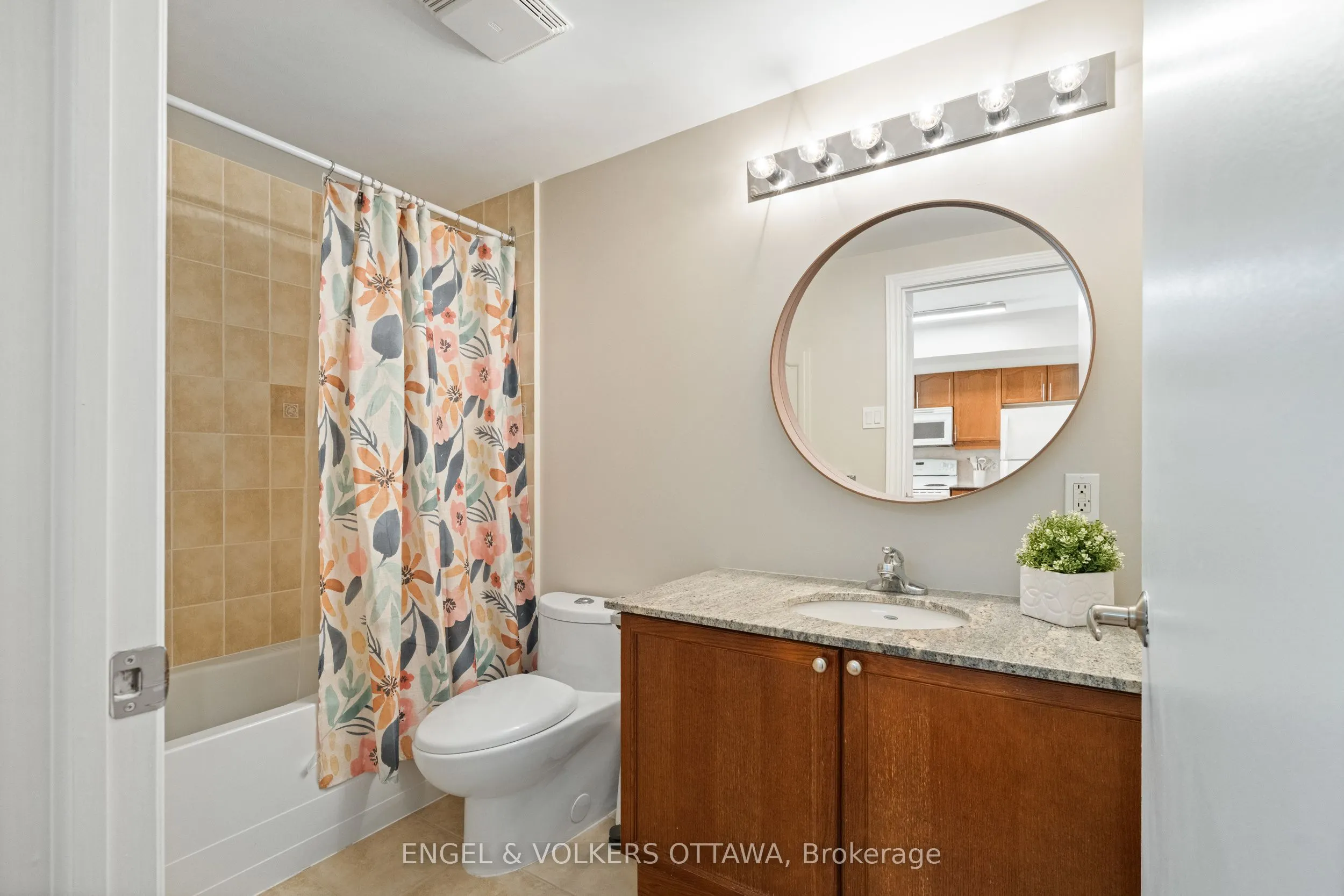 445 Laurier Avenue W, #1403