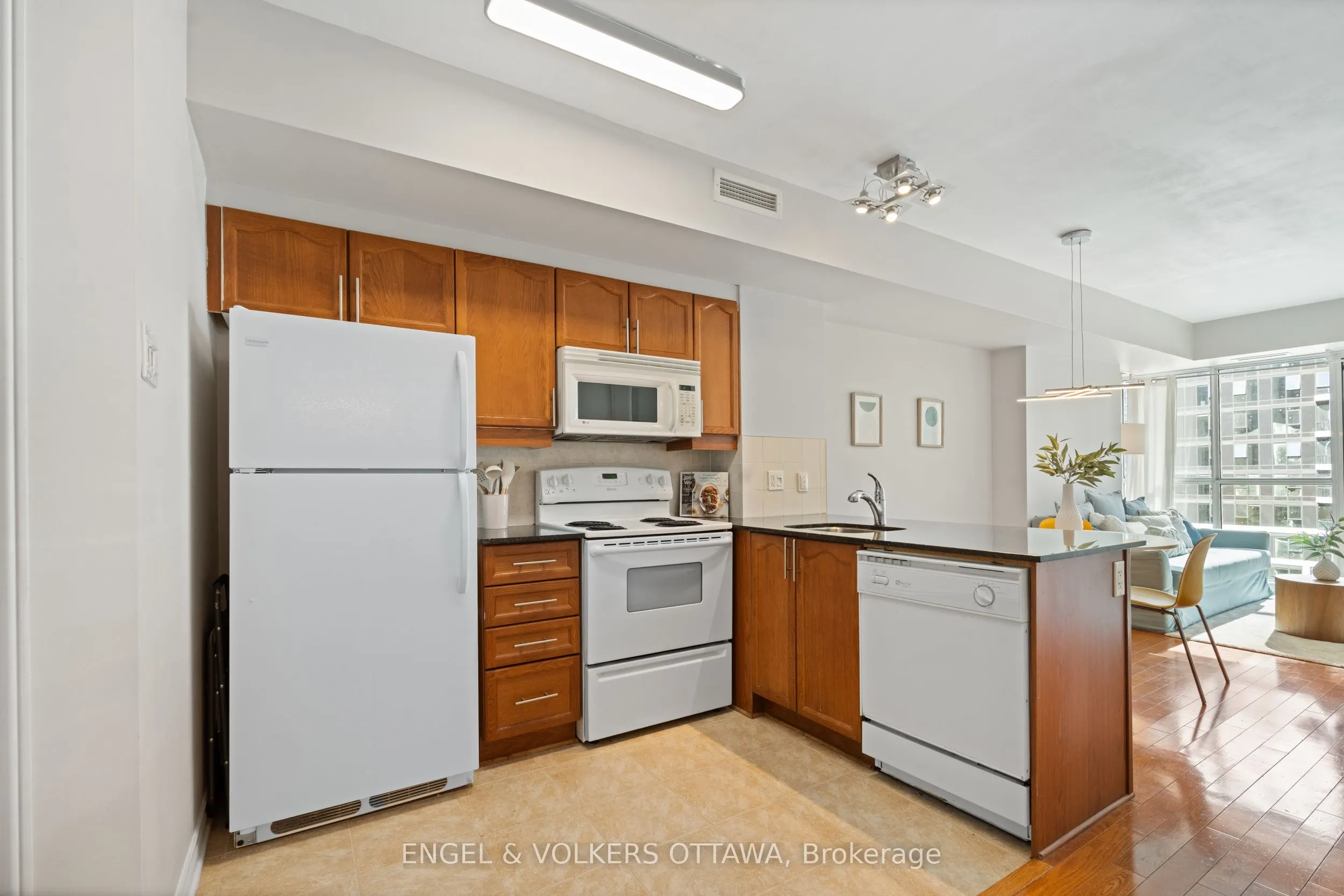 445 Laurier Avenue W, #1403