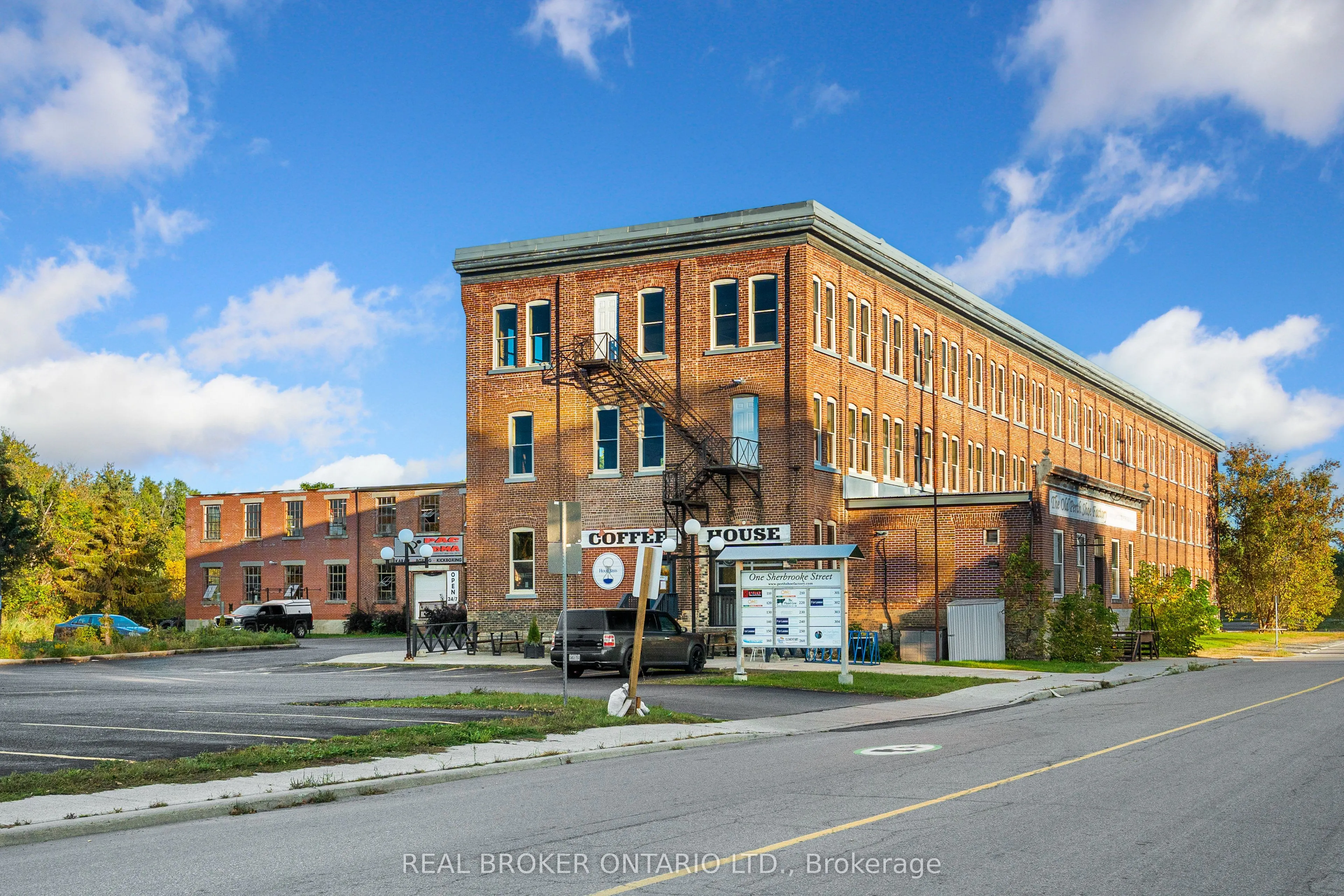 1 Sherbrooke Street E