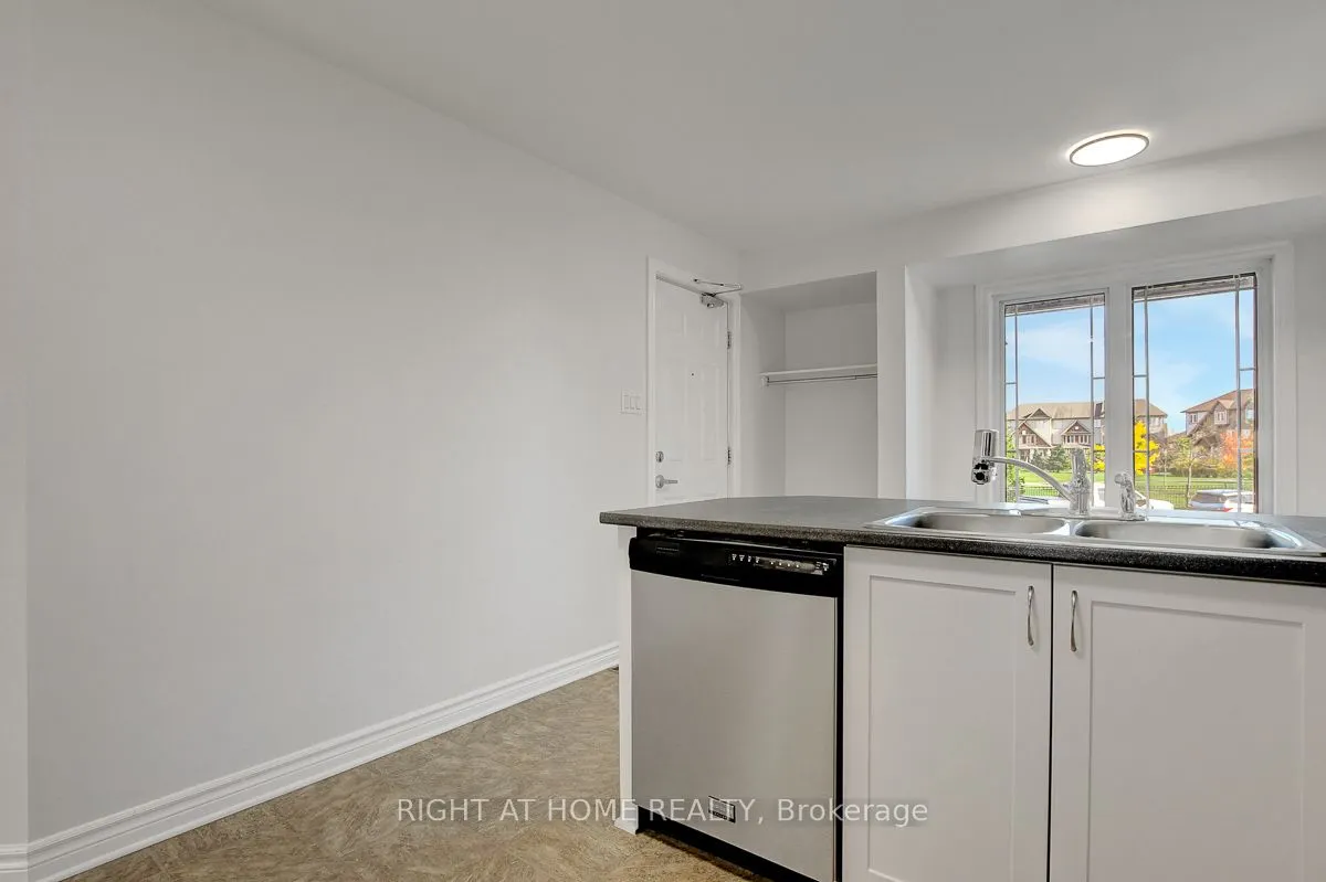 739 Lakeridge Drive, #10