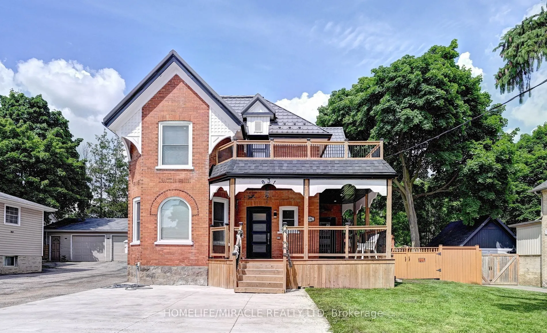 831 Hamilton Street