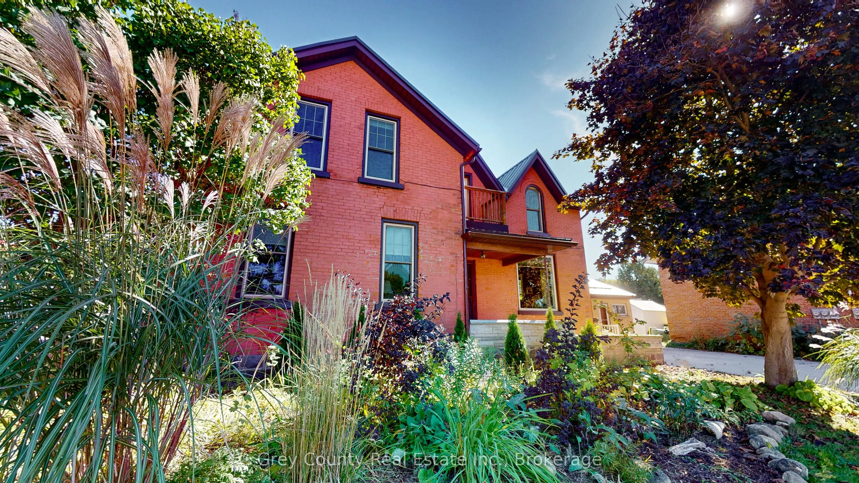 27-29 MAIN Street E