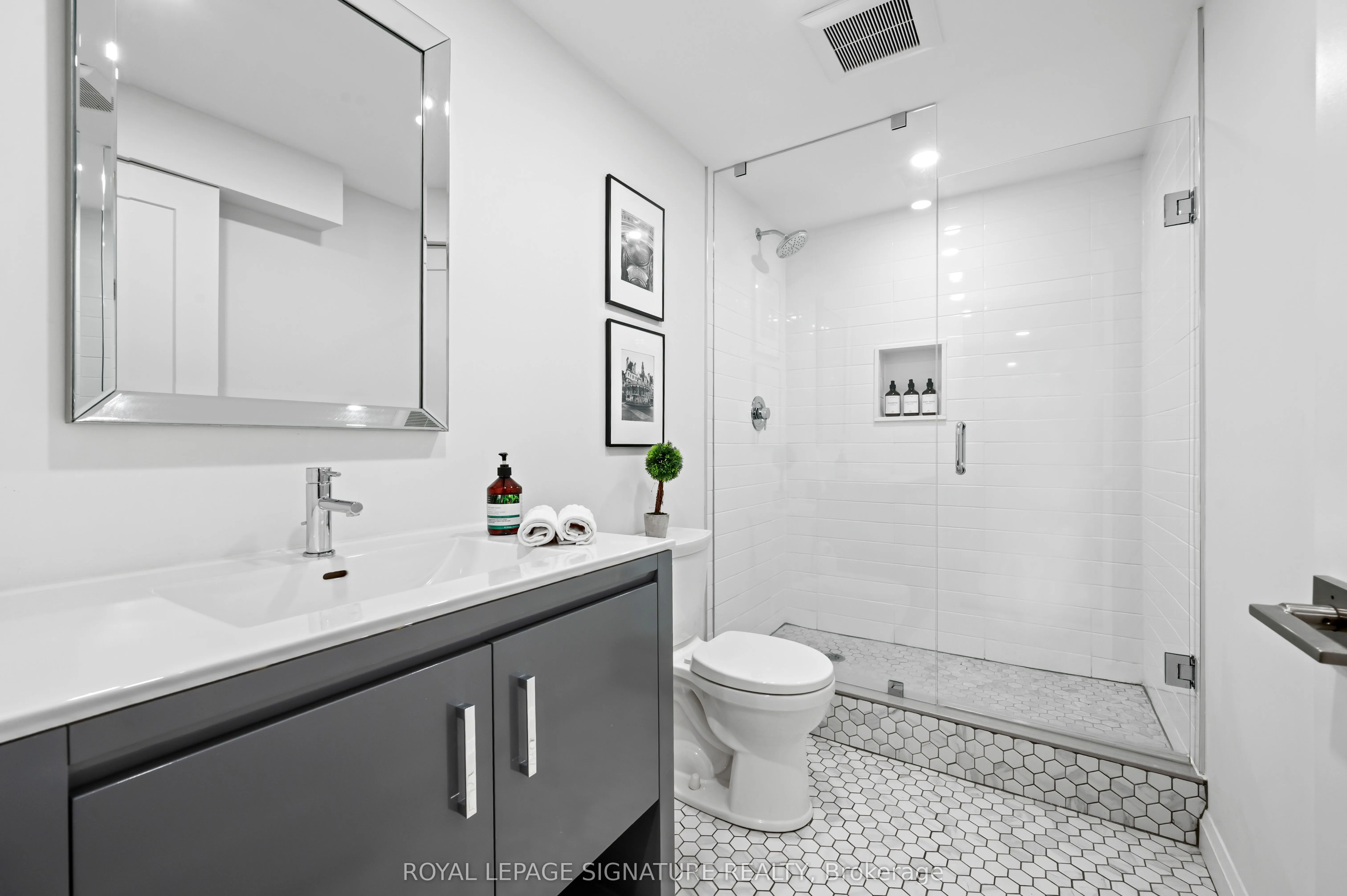 35 Midhurst Heights, #22