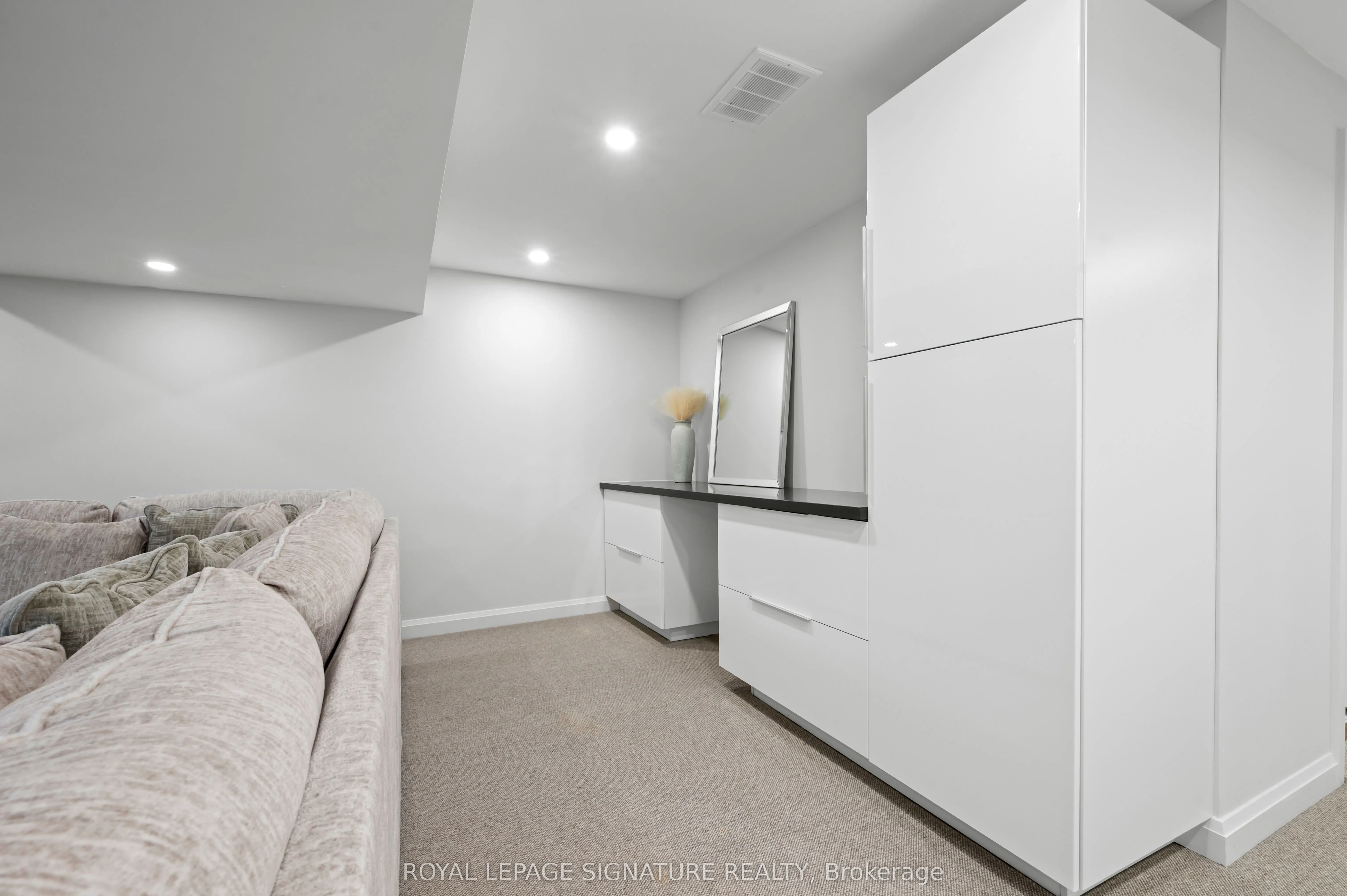 35 Midhurst Heights, #22