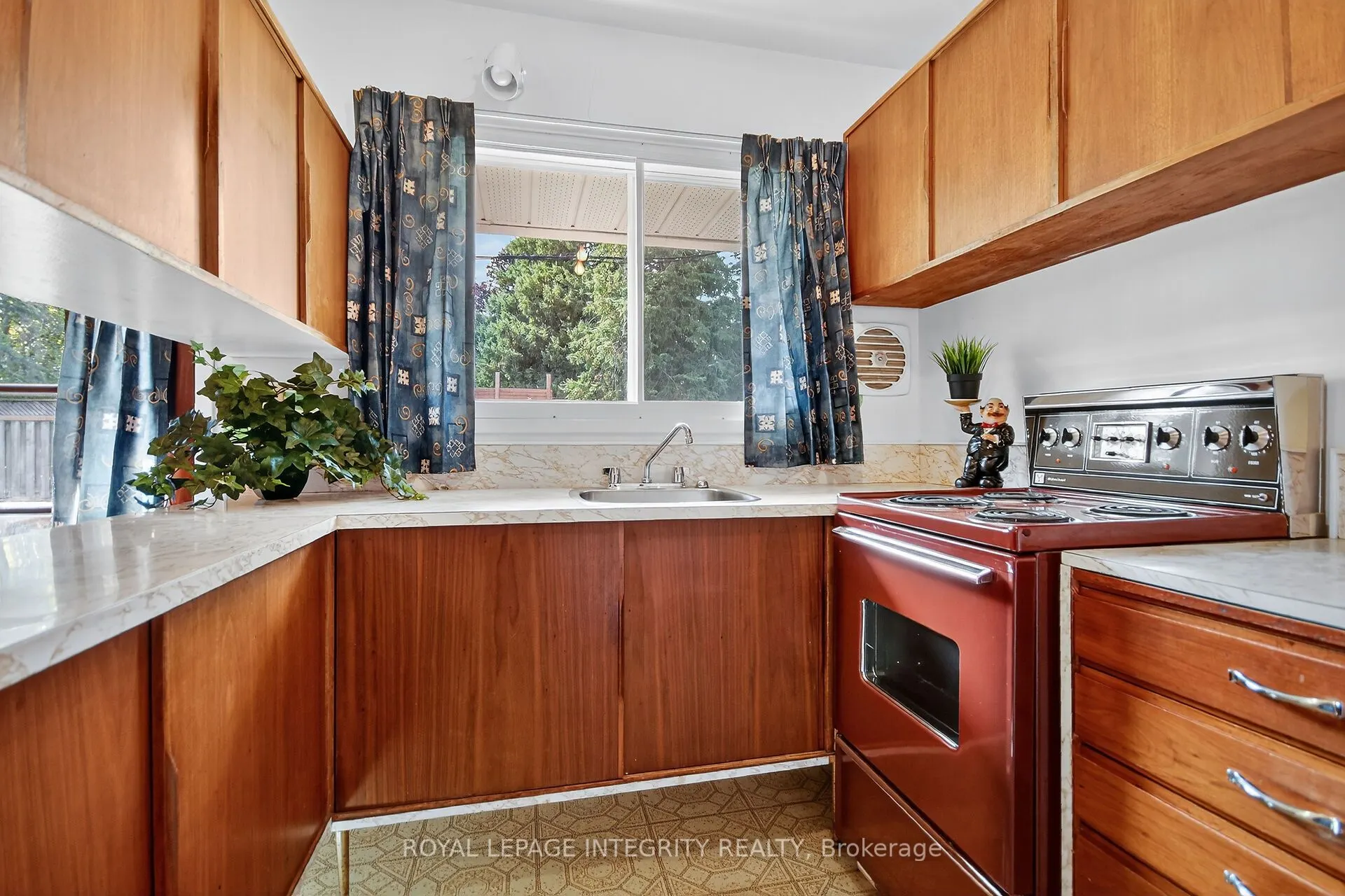 2106 Dunelm Street