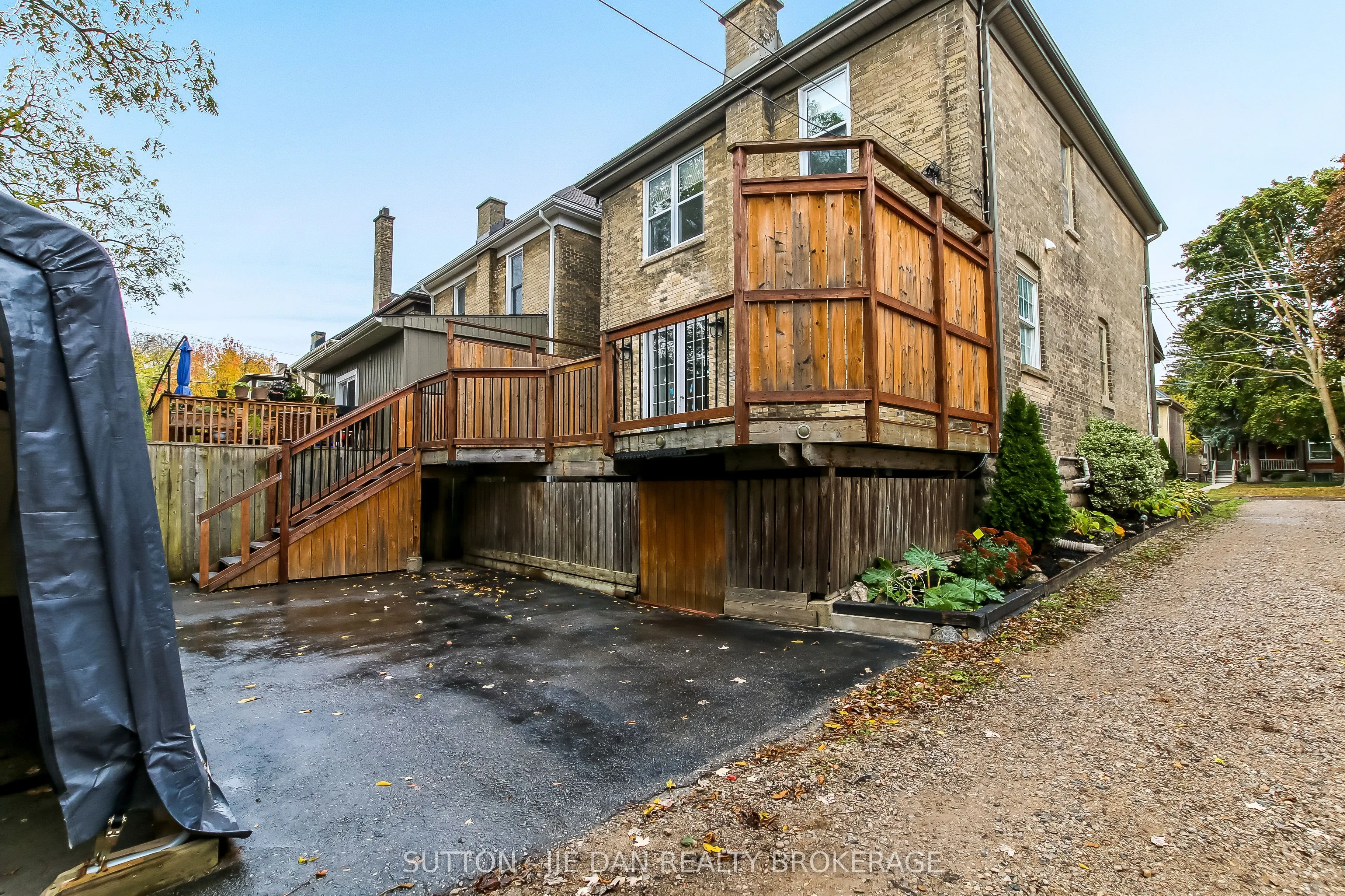 335 ST JAMES Street