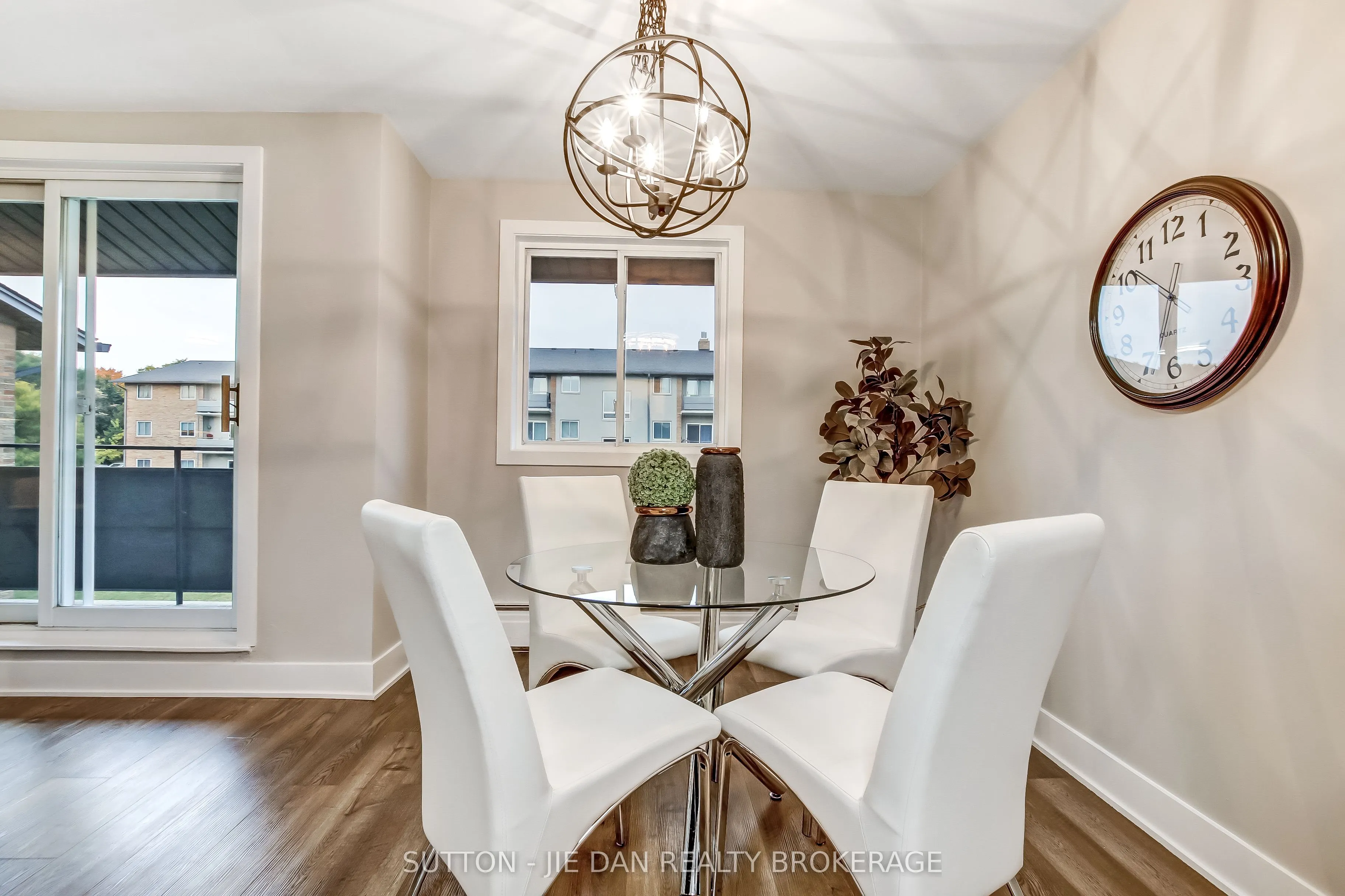 635 WONDERLAND Road S, #11