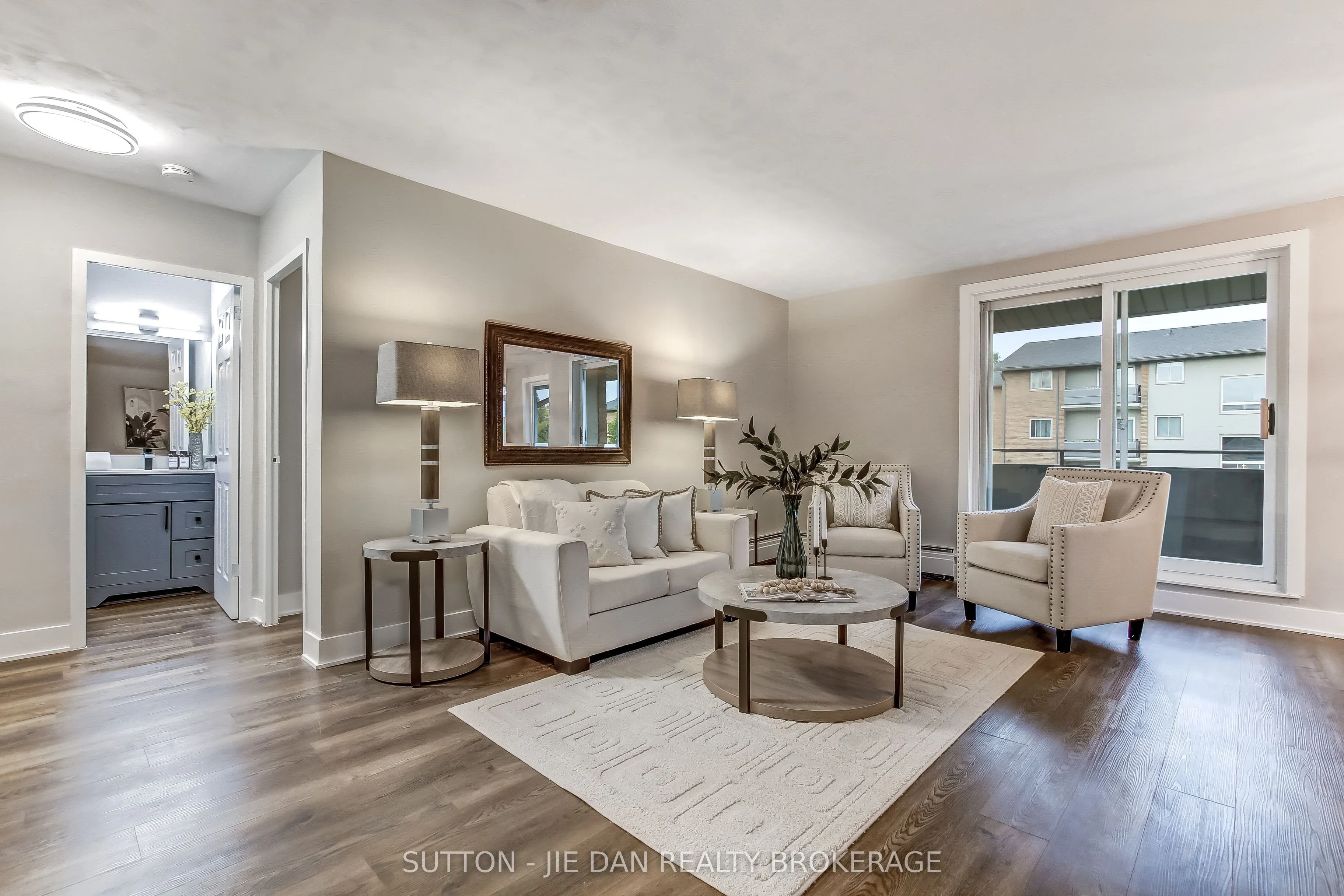 635 WONDERLAND Road S, #11