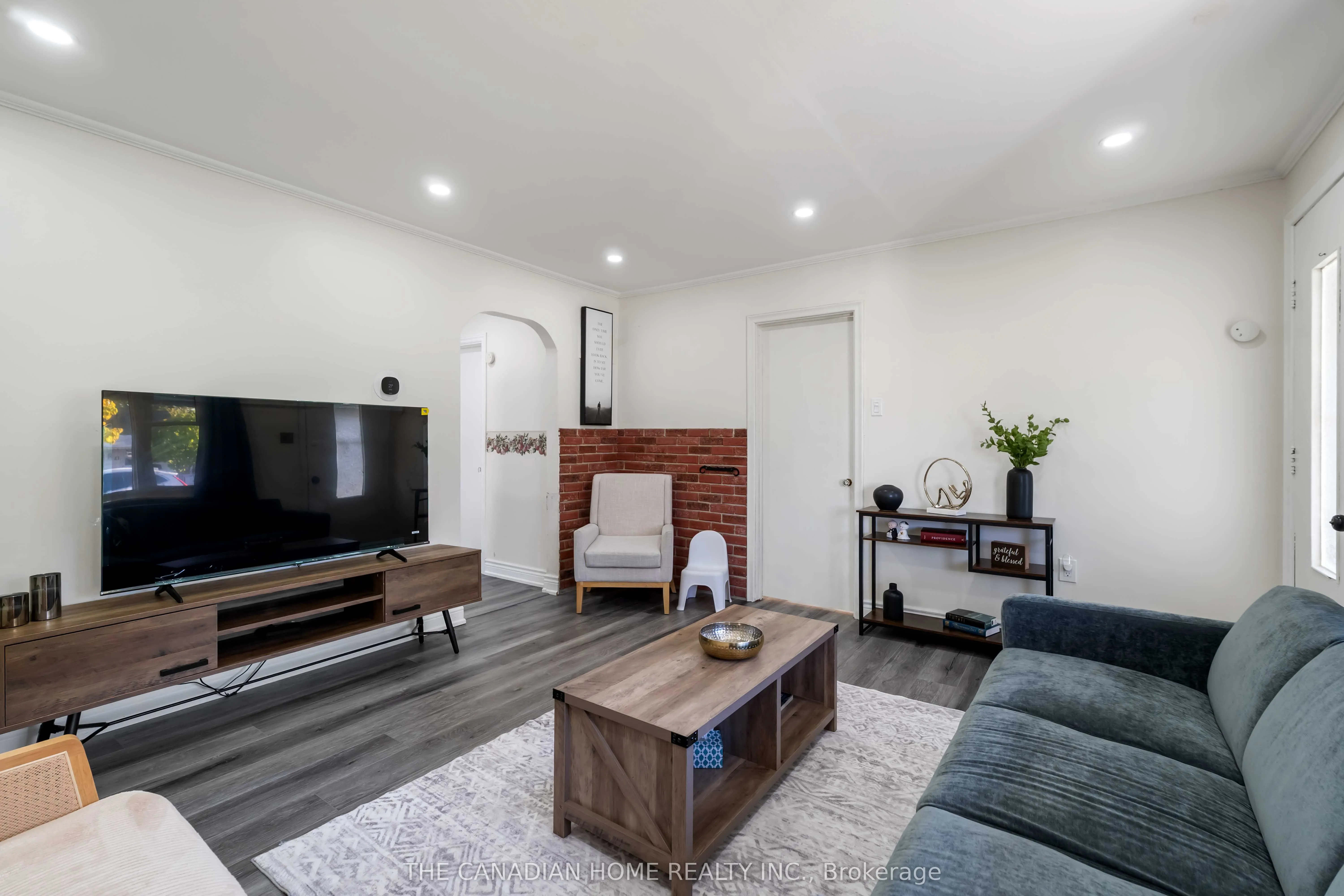 11 PARKWOOD Drive