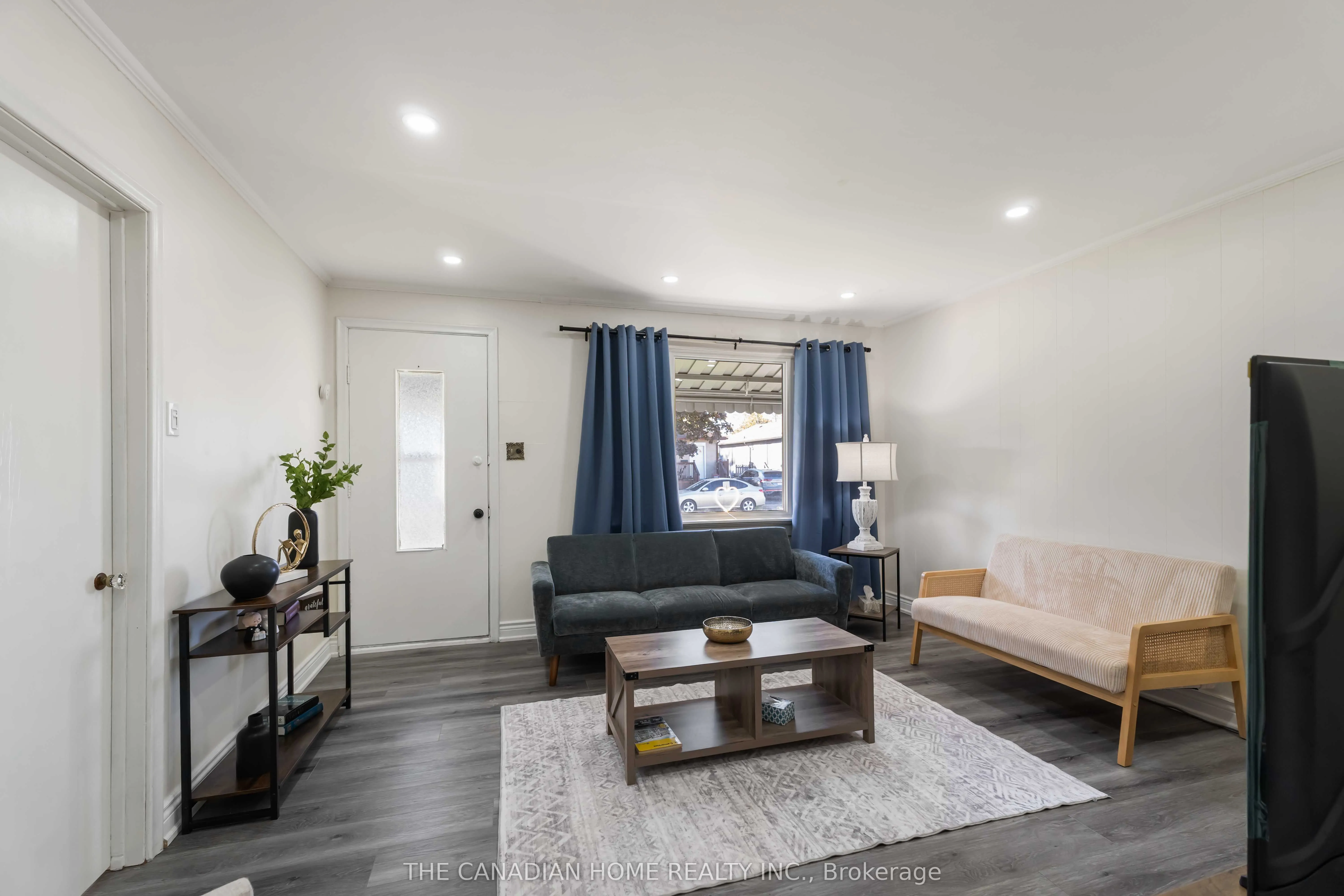 11 PARKWOOD Drive