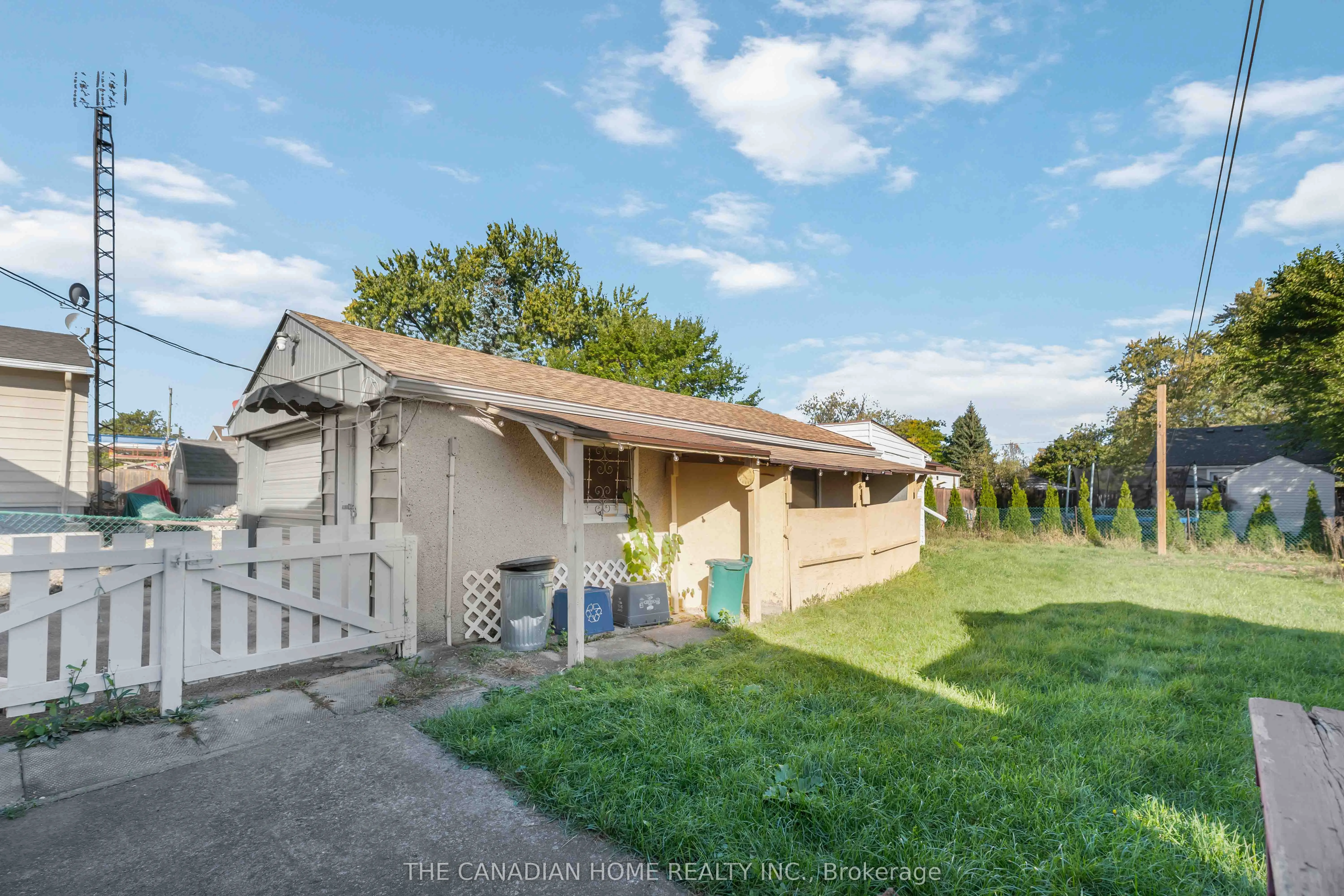 11 PARKWOOD Drive