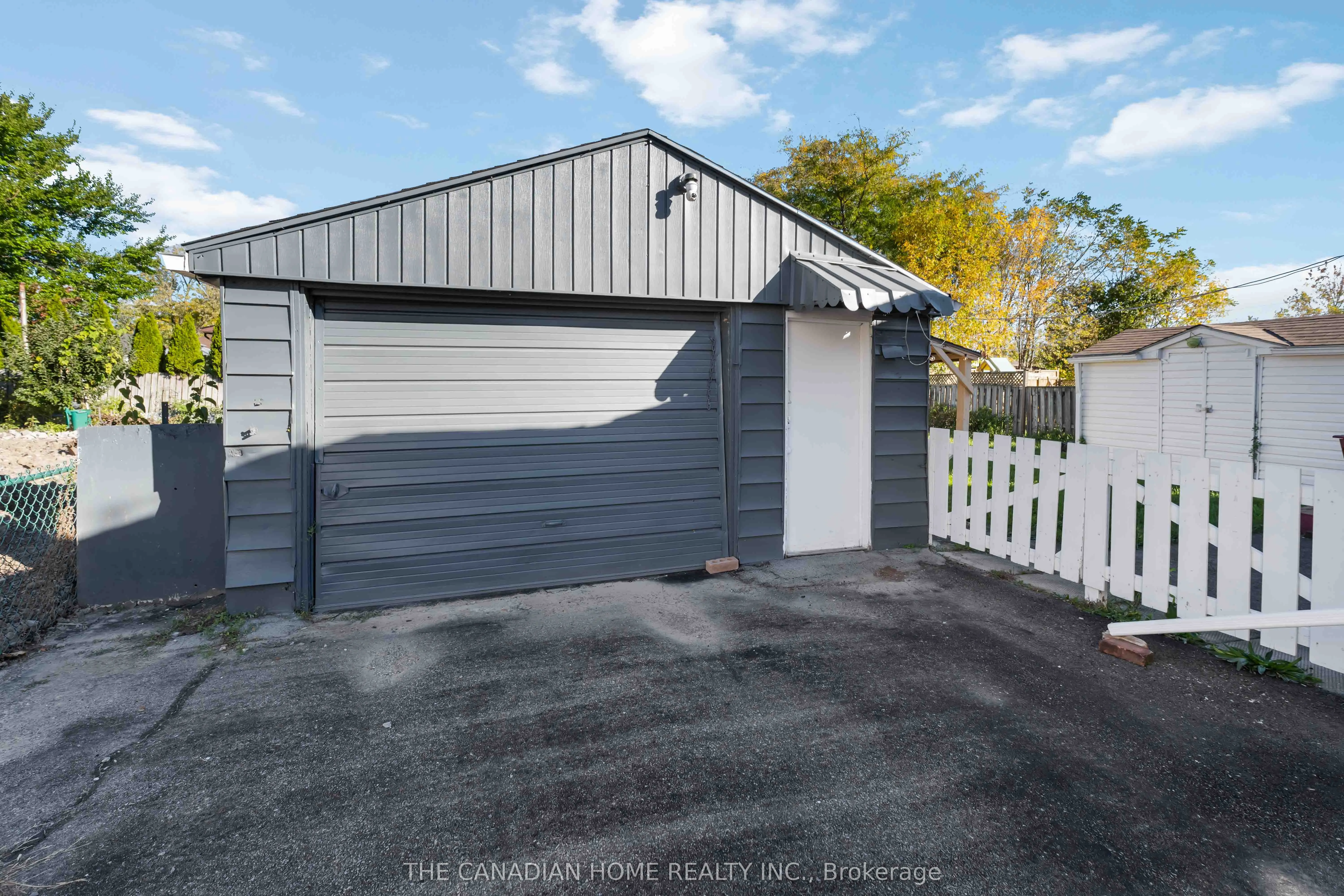 11 PARKWOOD Drive