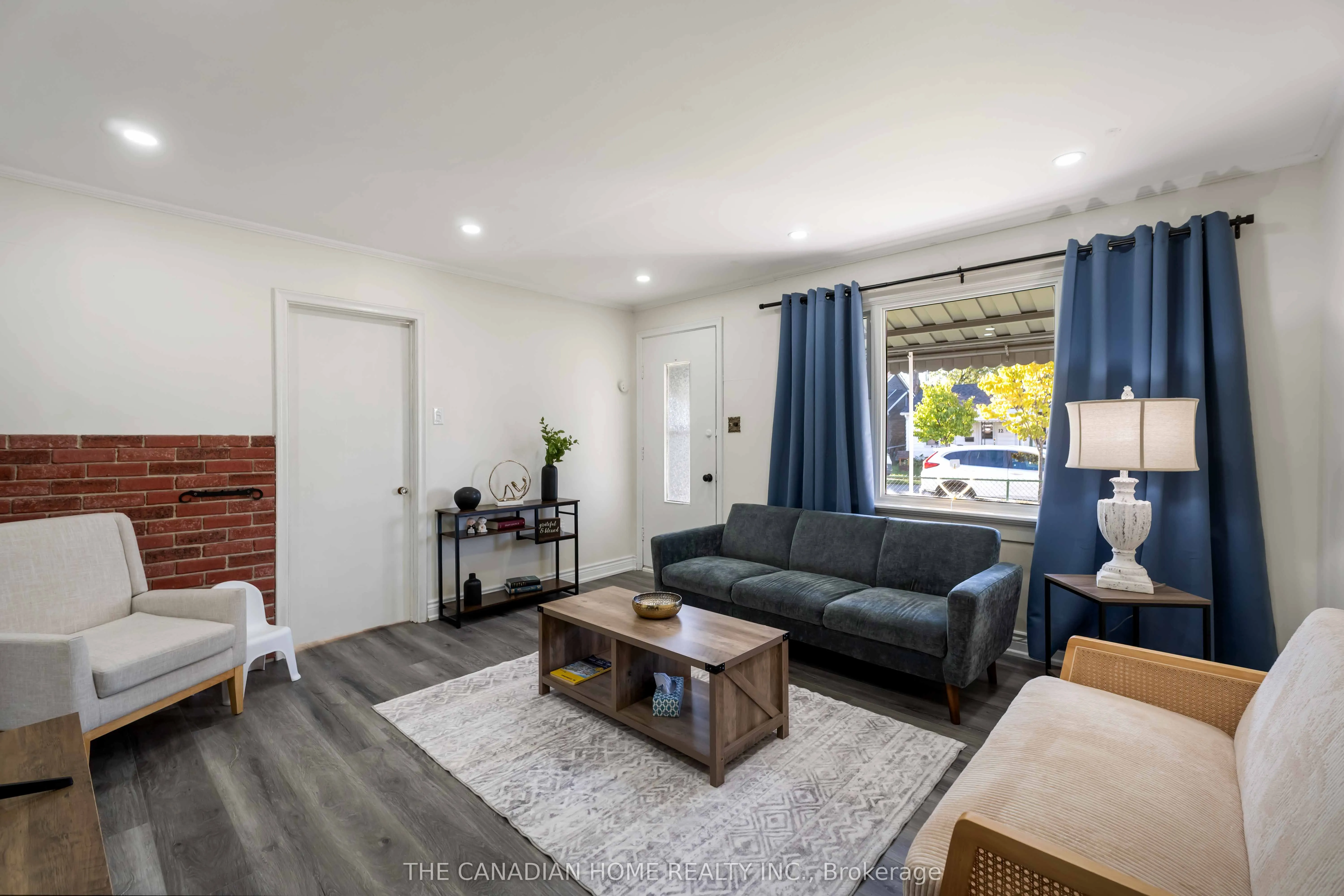 11 PARKWOOD Drive