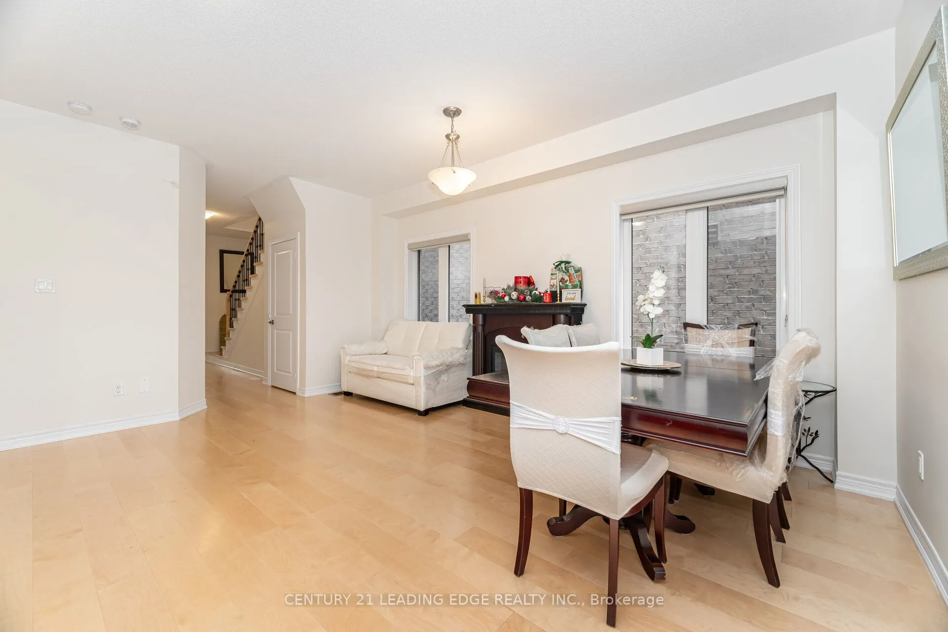 301 Ridley Crescent