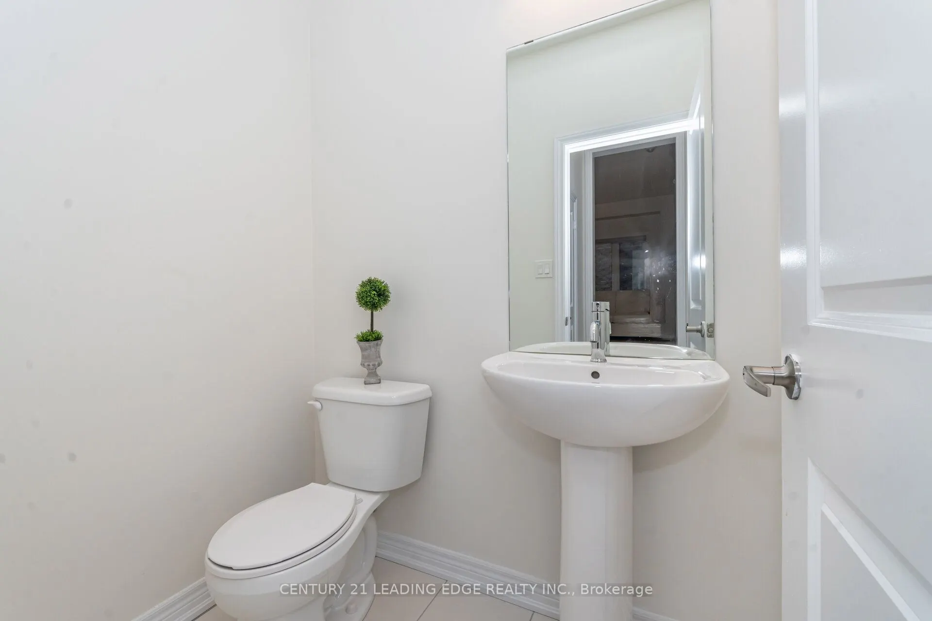 301 Ridley Crescent