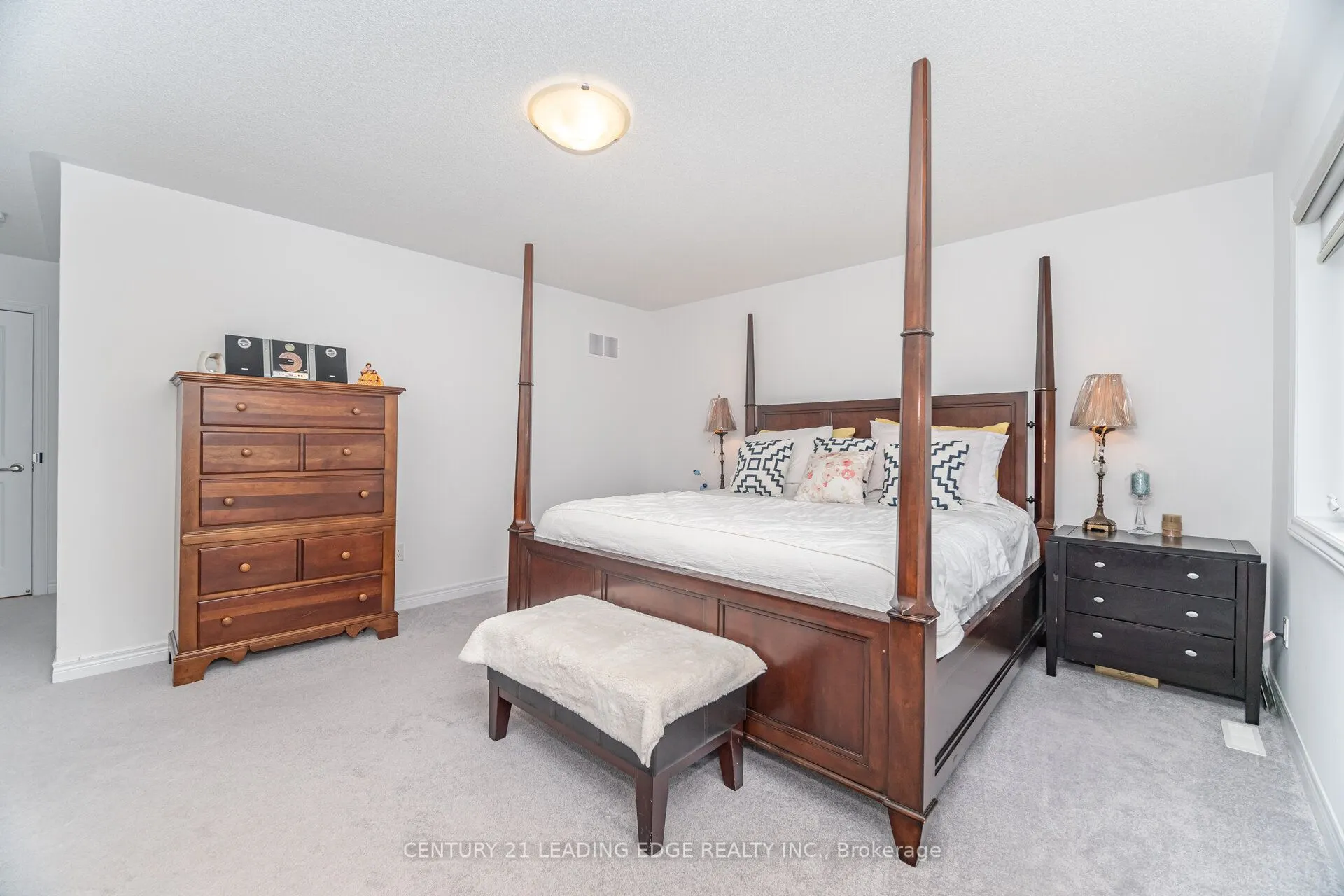 301 Ridley Crescent