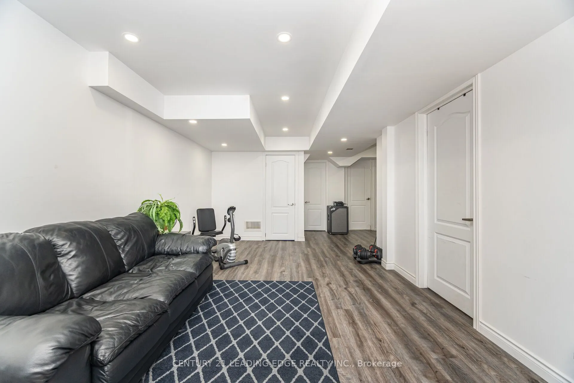 301 Ridley Crescent