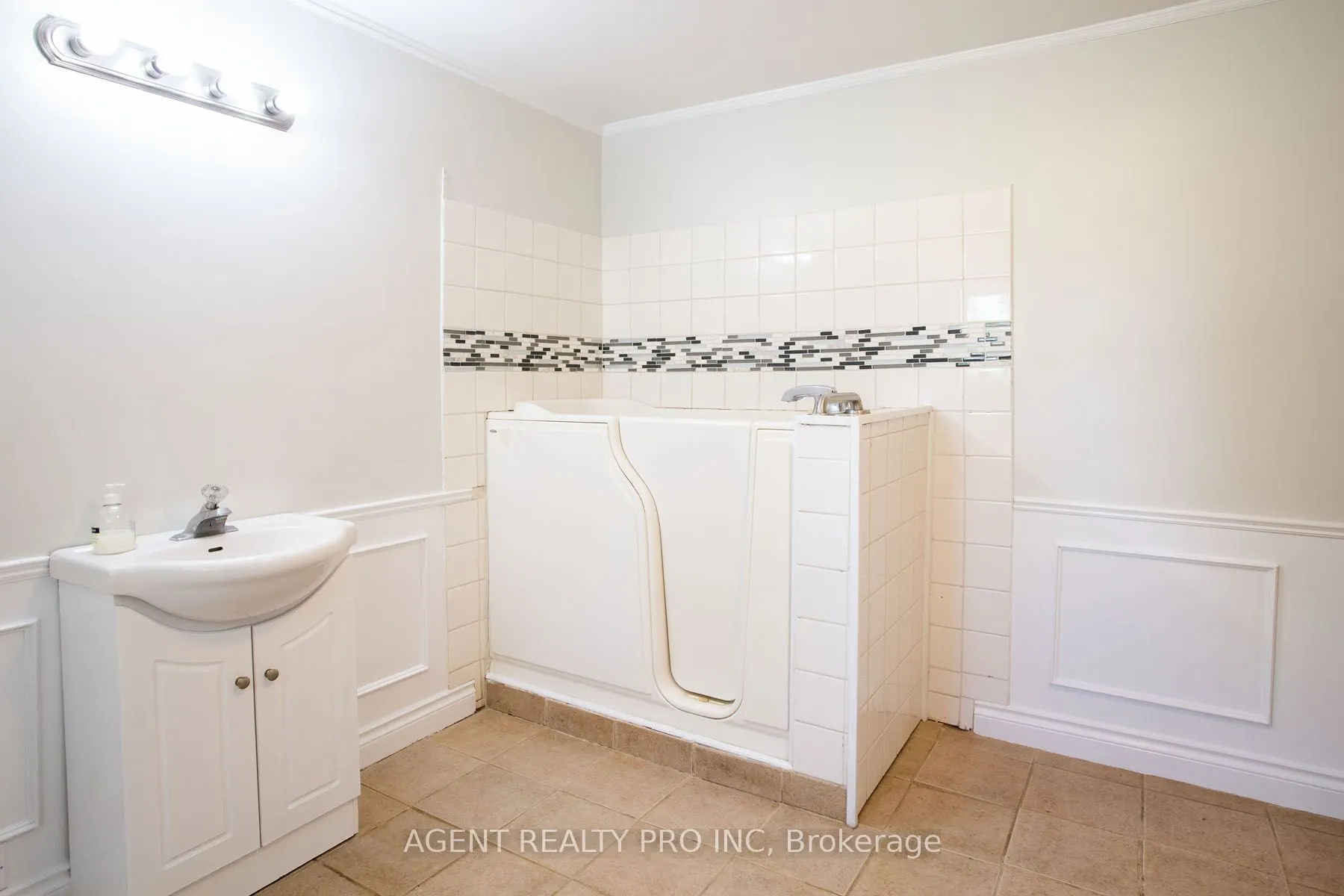 24264 Coldstream Road