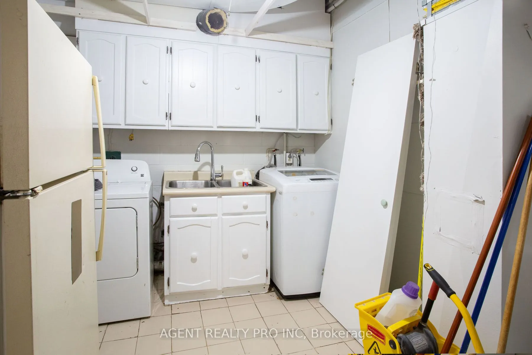 24264 Coldstream Road