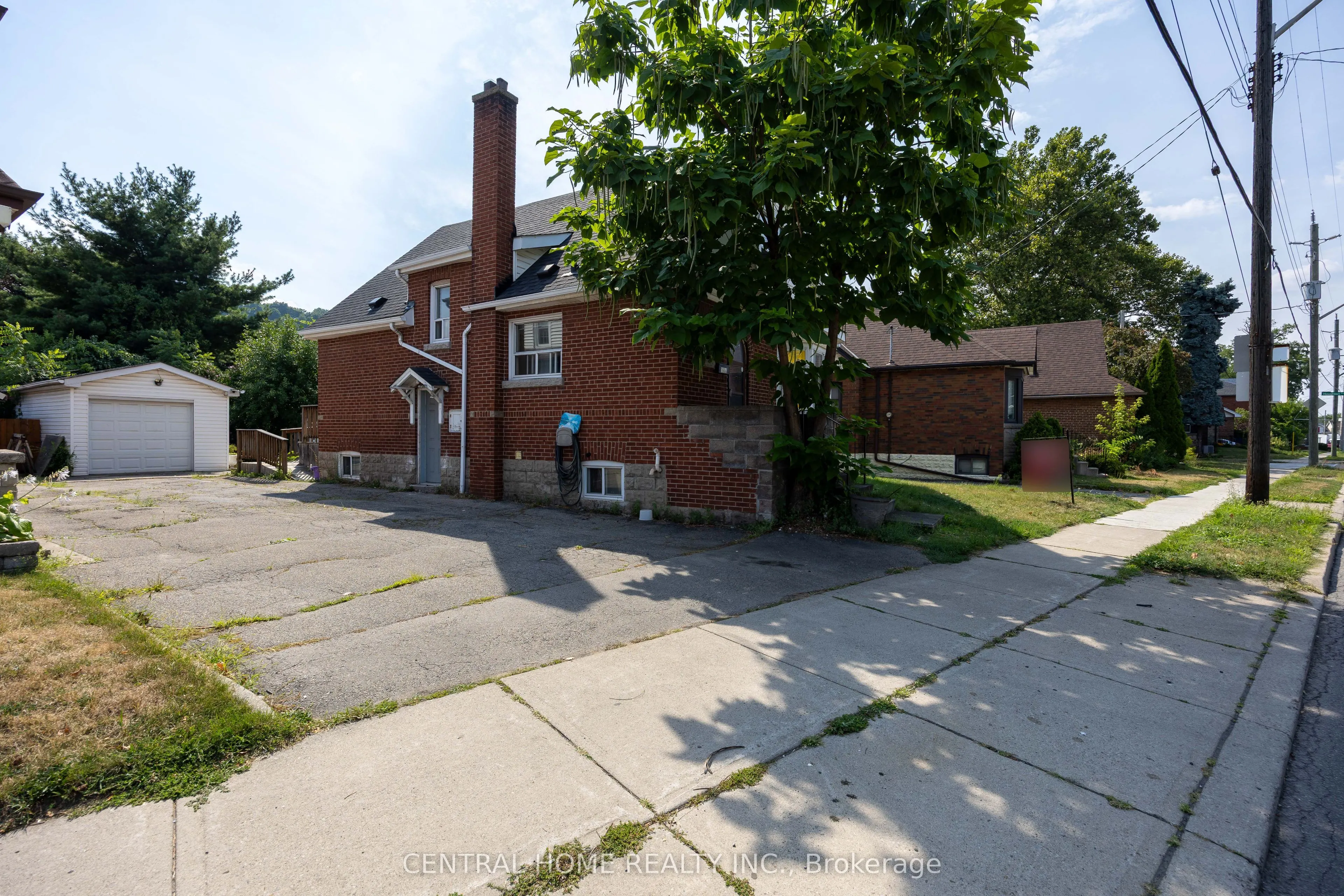 1650 King Street E, #Main