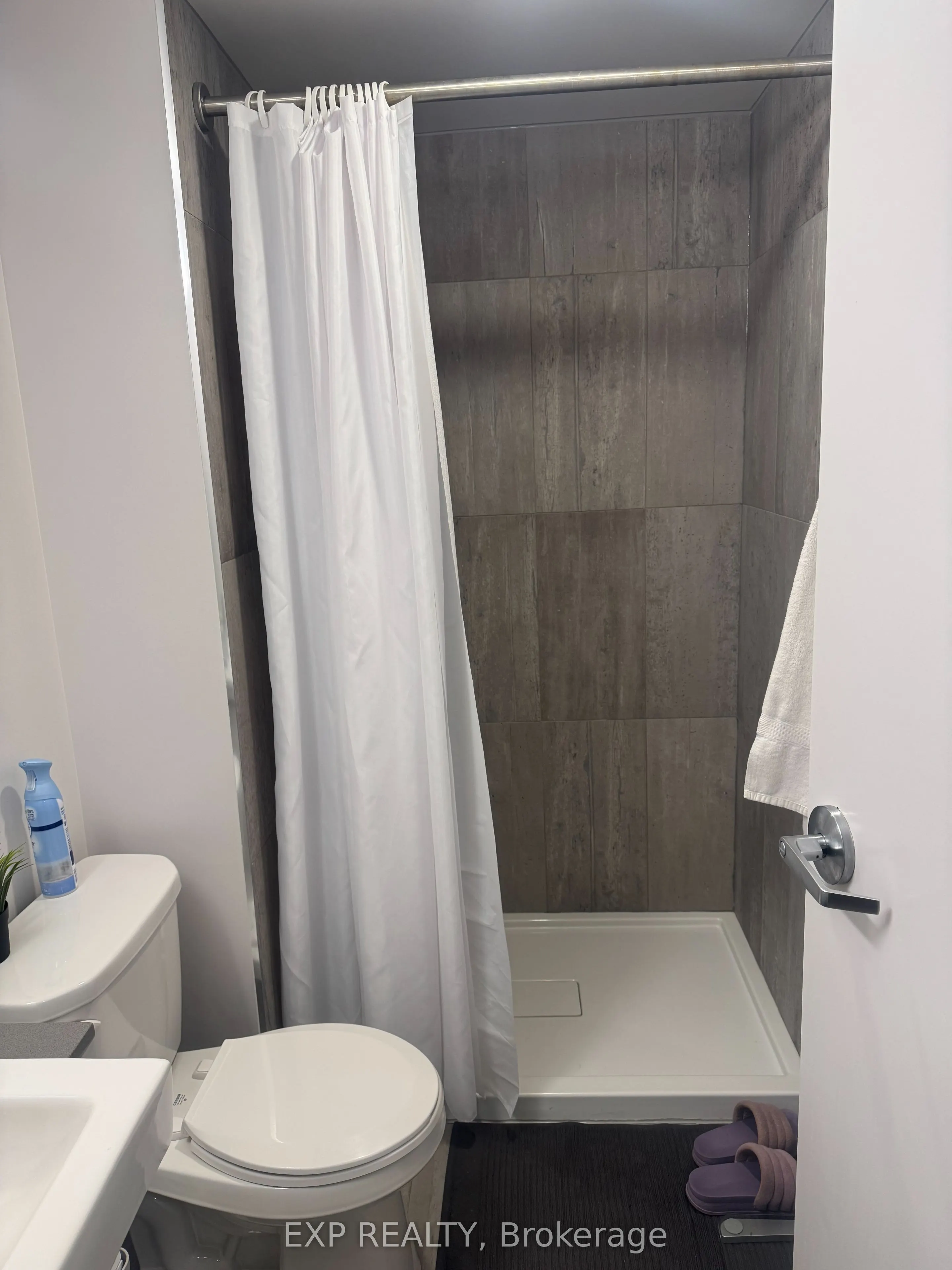 105 Champagne Avenue, #1102