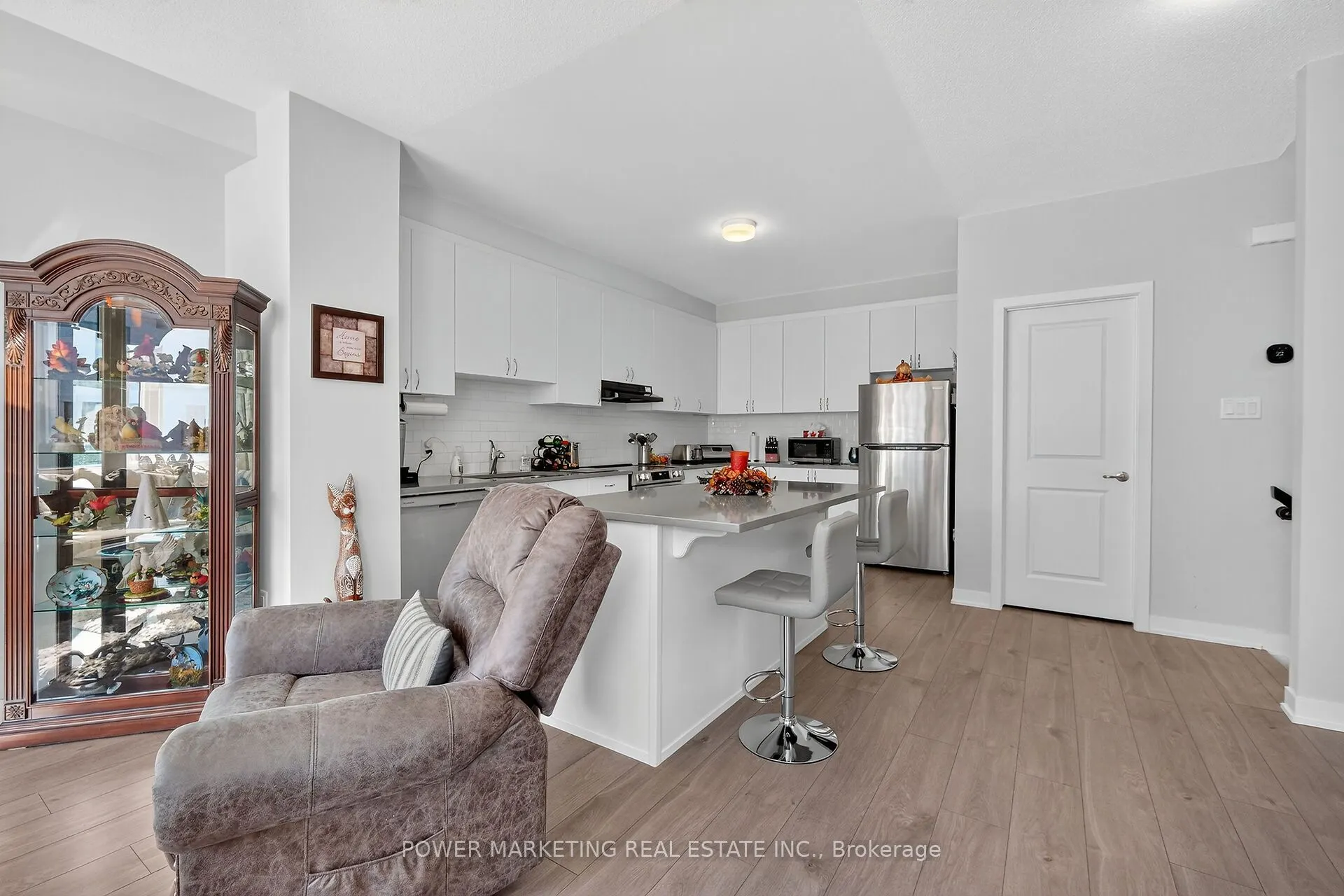 715 HYDRUS Private