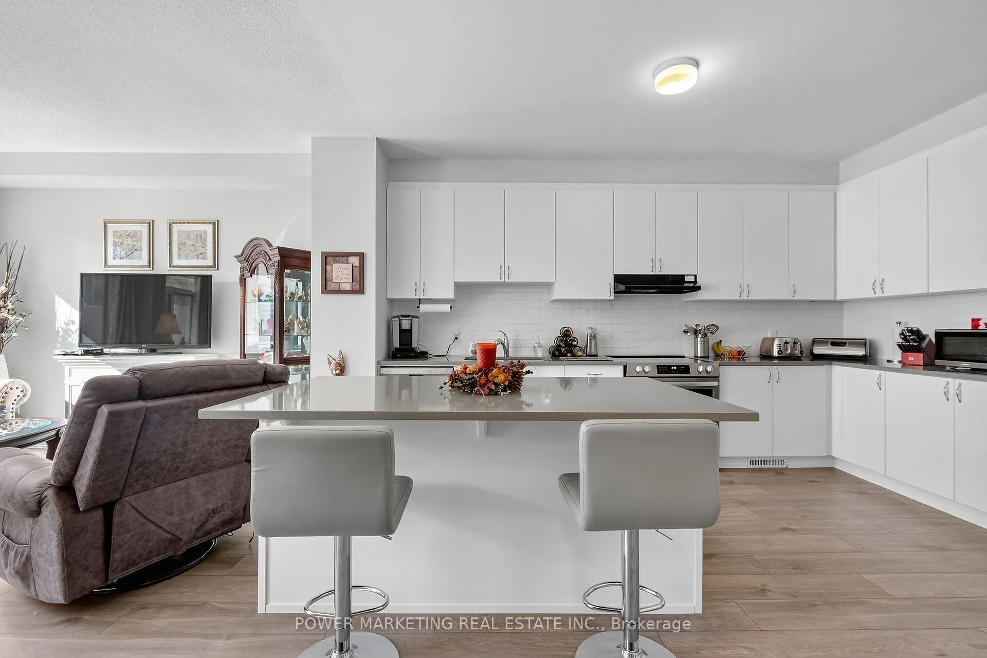 715 HYDRUS Private