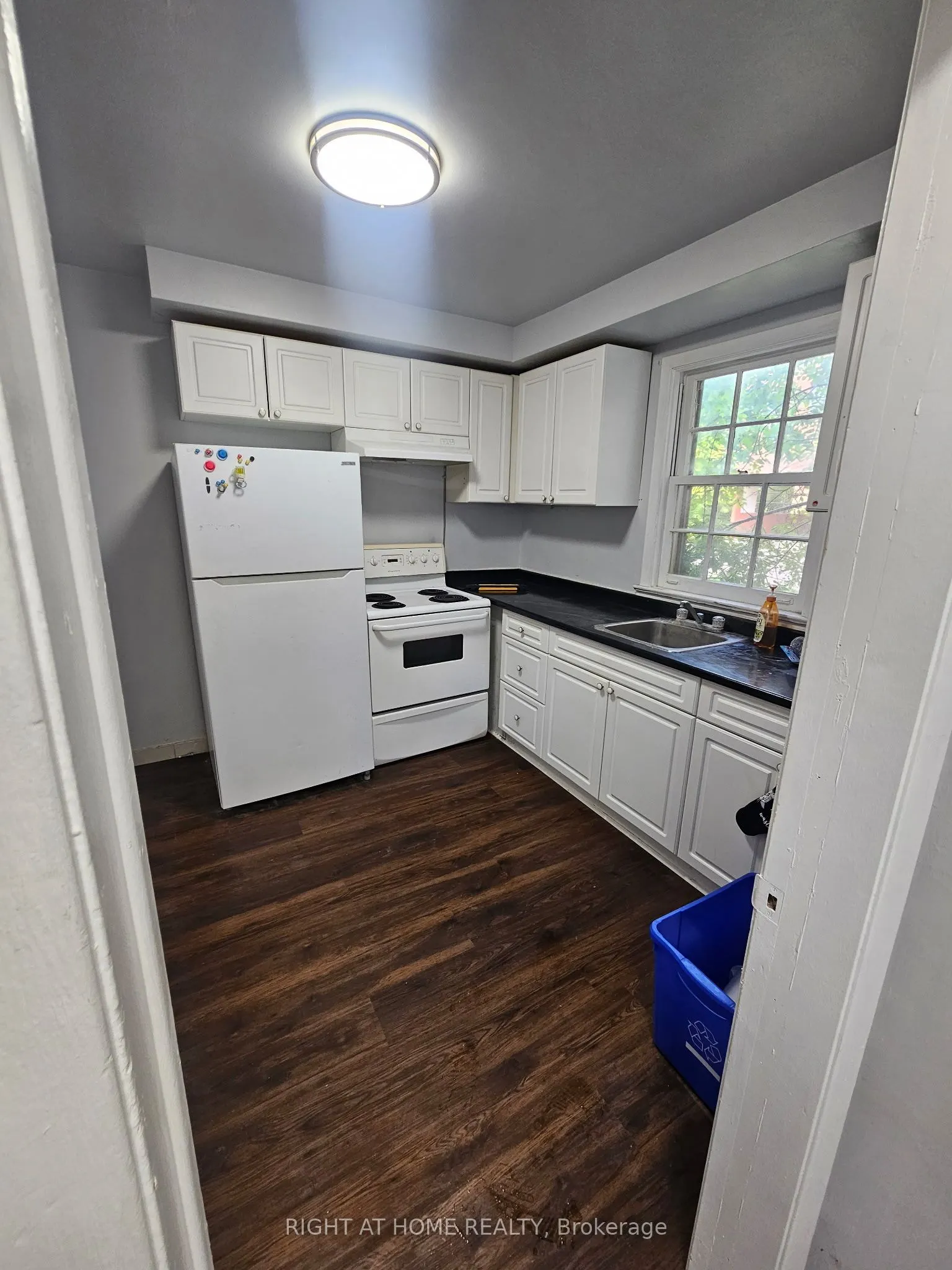 302 Westcourt Place, #32