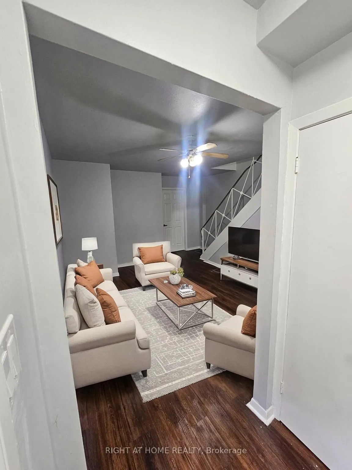 302 Westcourt Place, #32
