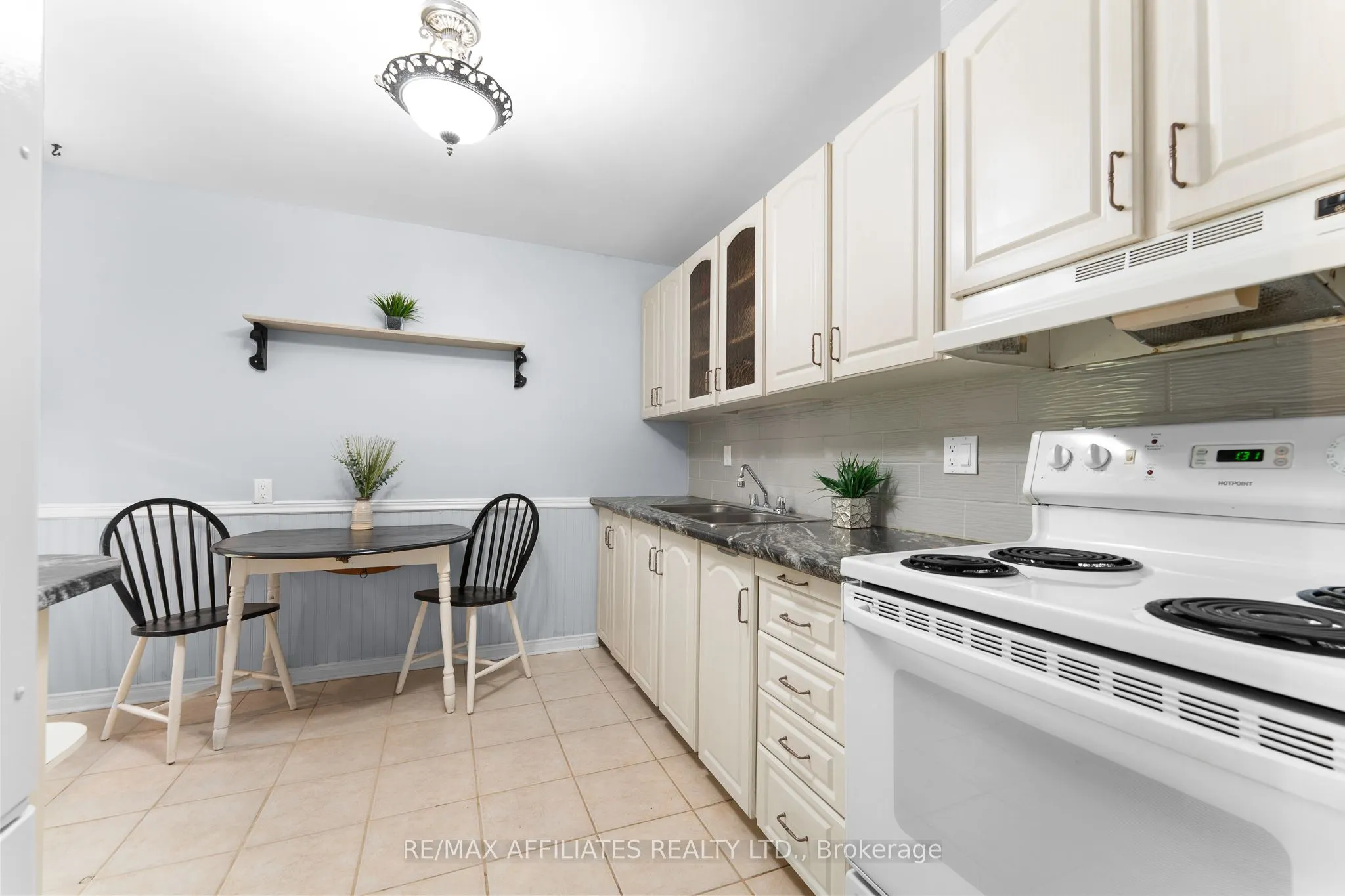 2 Tedwyn Drive
