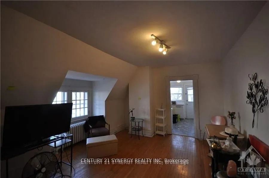 458 Maclaren Street, #3