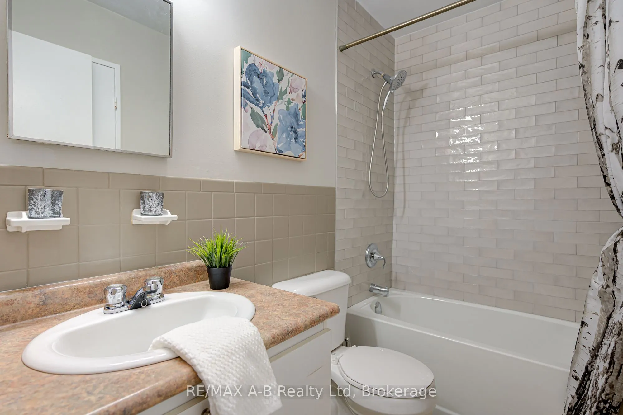 583 Mornington Avenue, #101