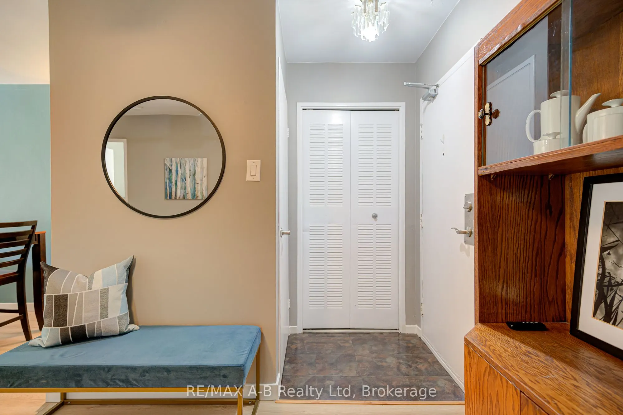 583 Mornington Avenue, #101