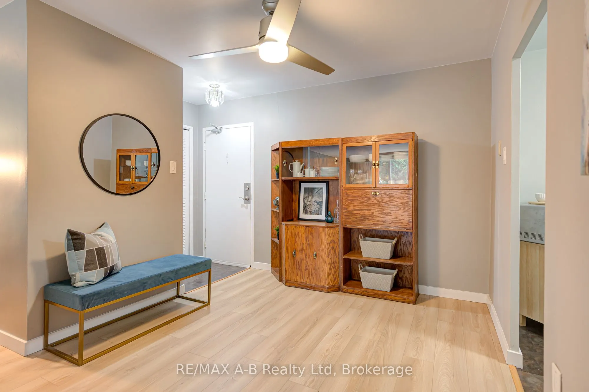 583 Mornington Avenue, #101