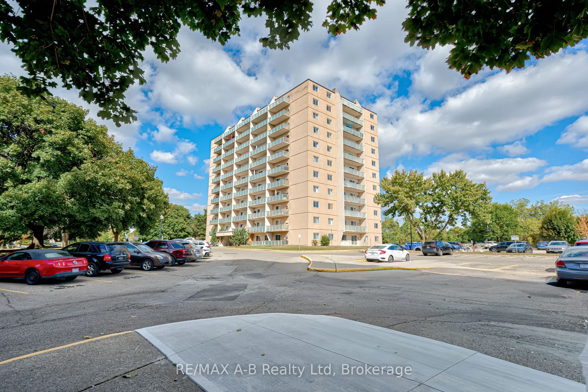 583 Mornington Avenue, #101